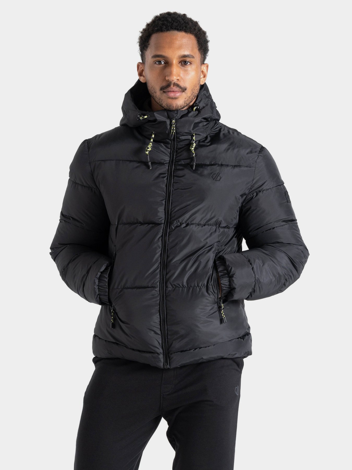 Зимняя куртка Dare2B Endless IV модель DMP578-800 Чорний Зимняя куртка Dare2B Endless IV модель DMP578-800 Чорний Фото