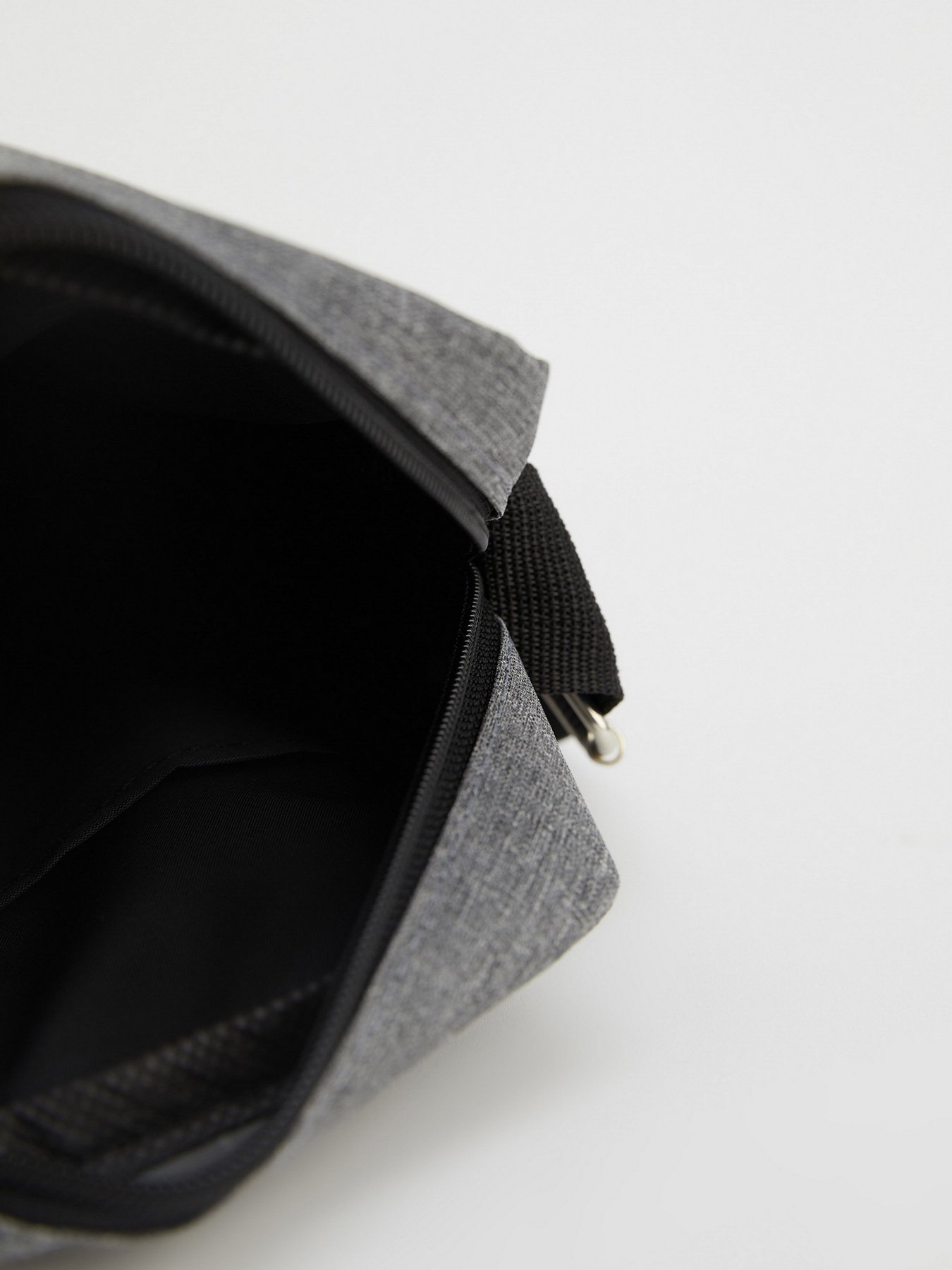 Мессенджер DeFacto модель S5667AZ-GR4 Фото