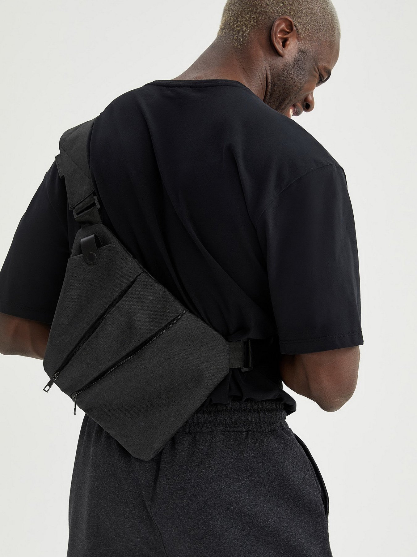 Мессенджер DeFacto модель U3645AZ-BK27 Фото