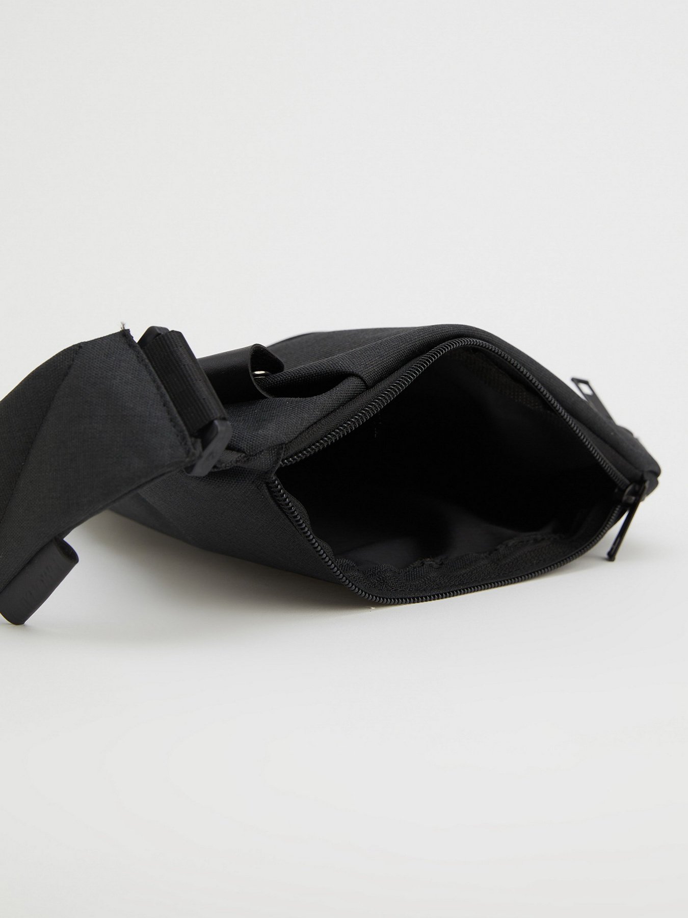 Мессенджер DeFacto модель U3645AZ-BK27 Фото