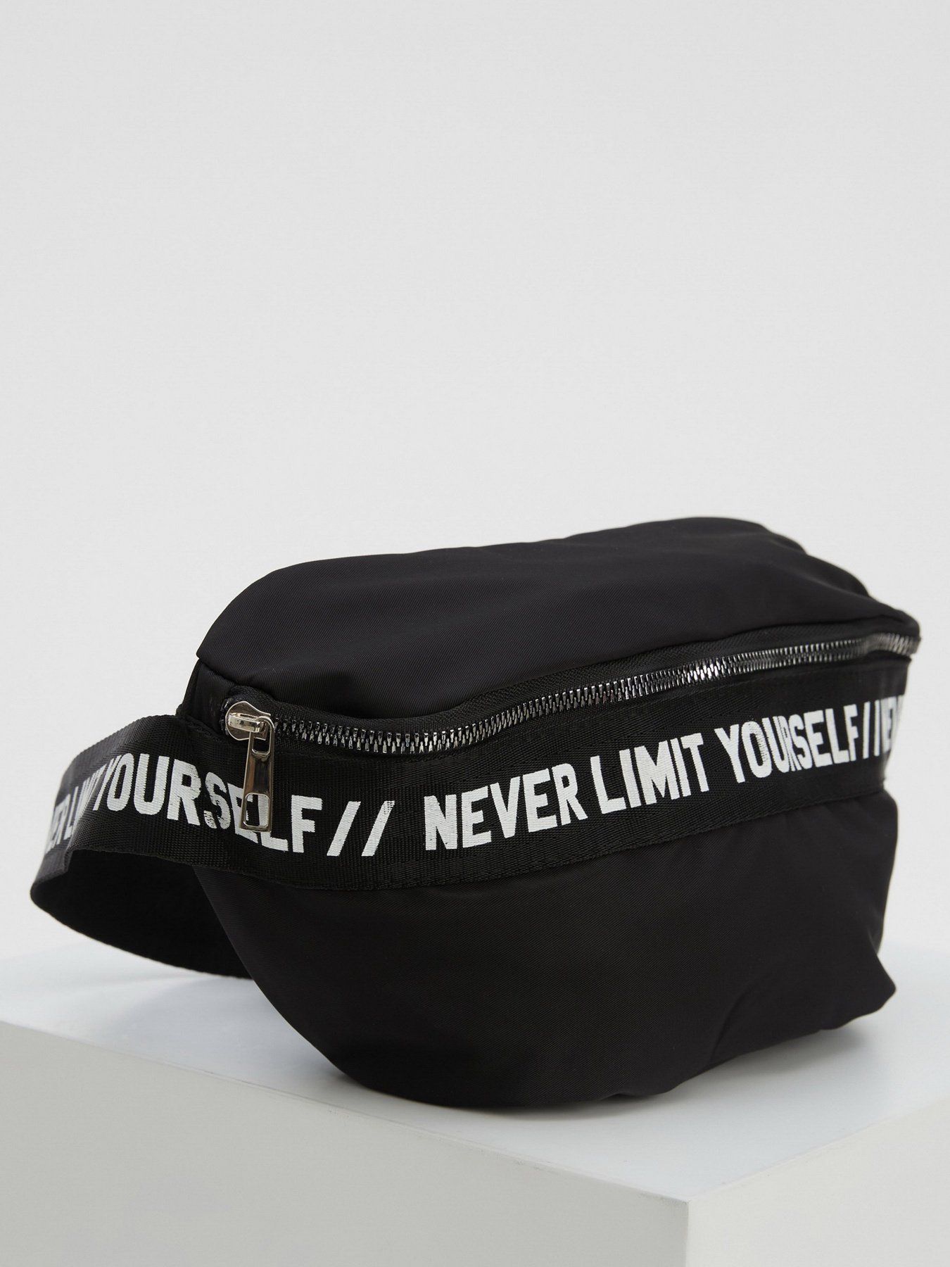 Поясная сумка DeFacto модель N7619AZ-BK27 Фото