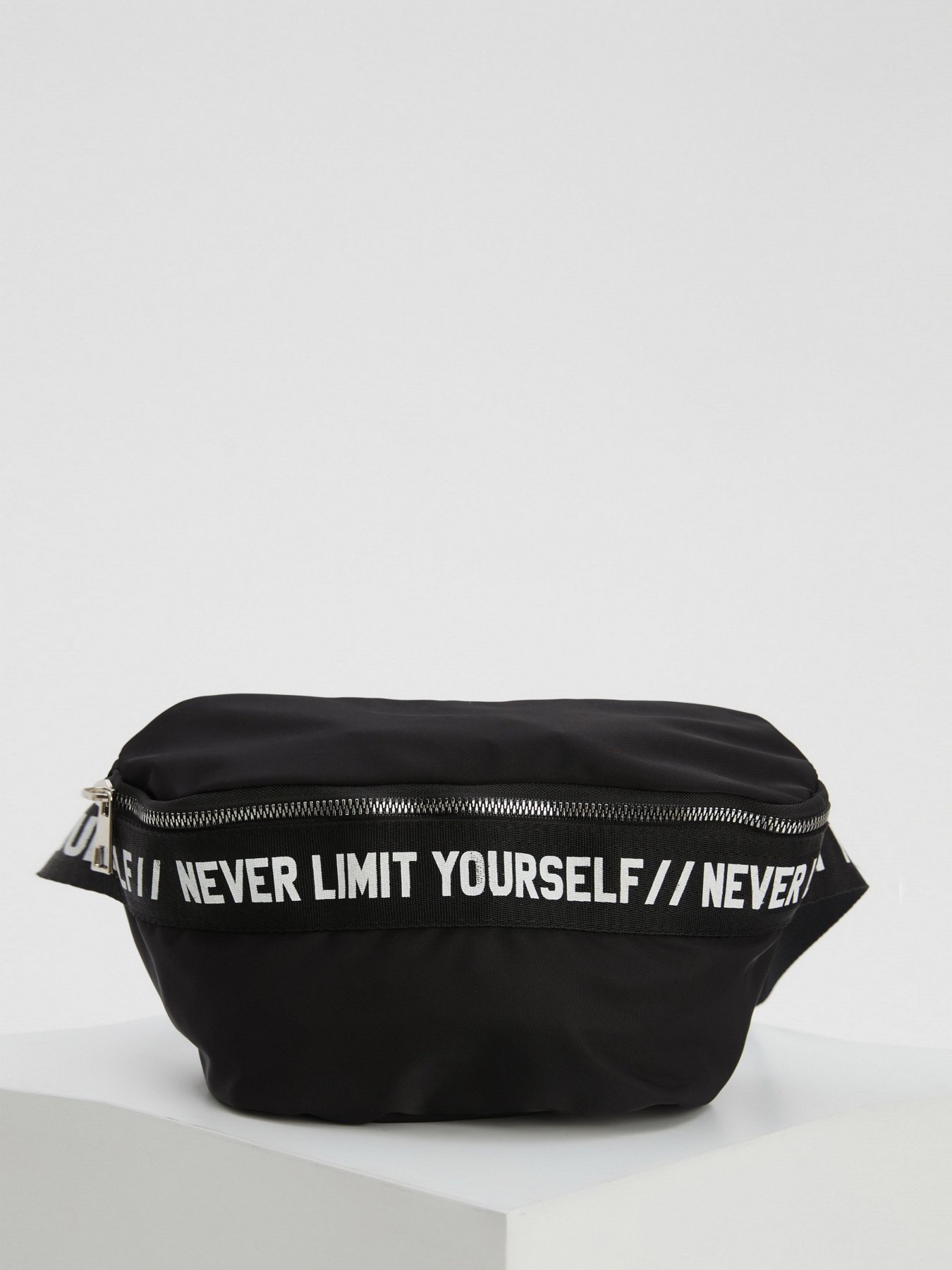 Поясная сумка DeFacto модель N7619AZ-BK27 Фото