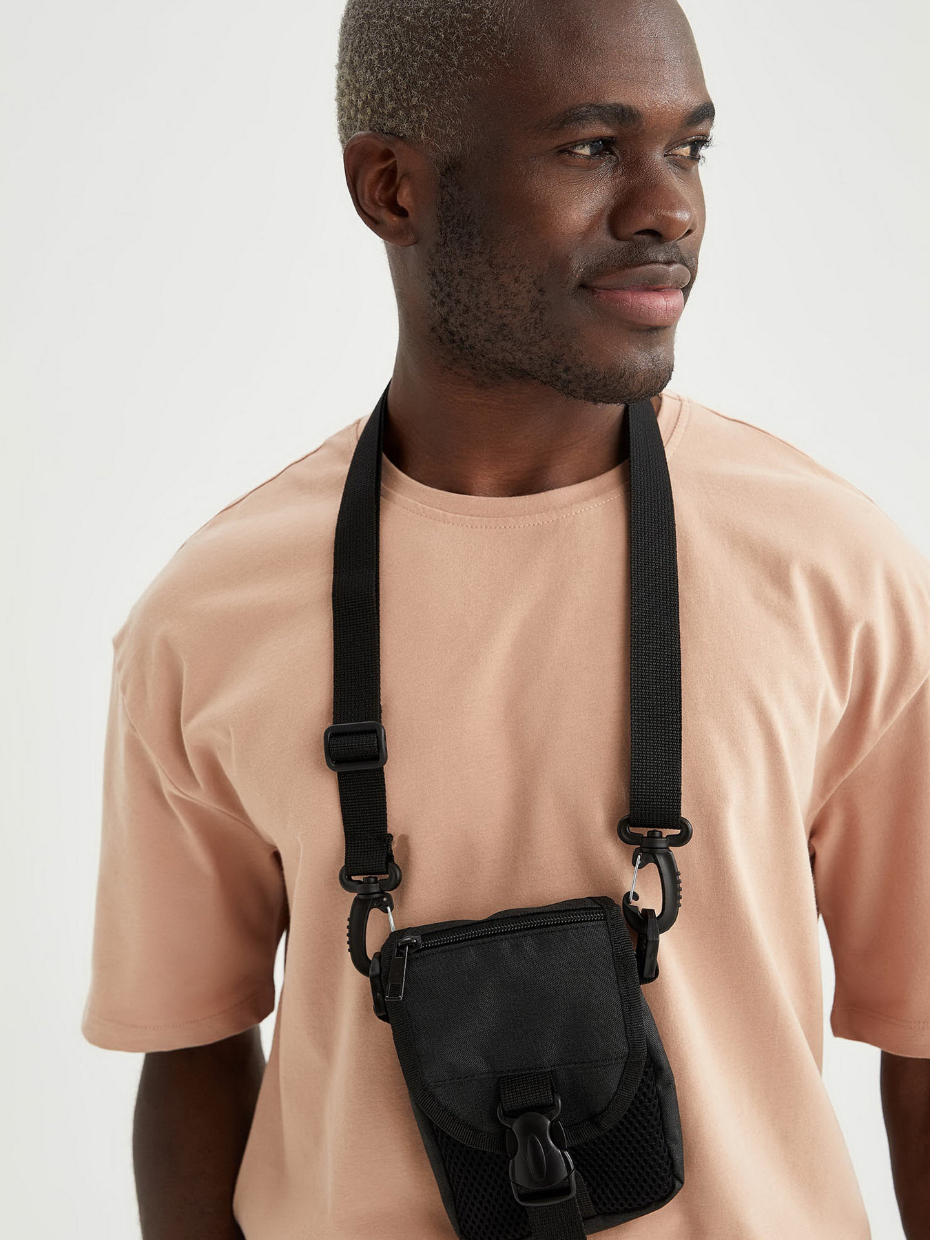 Мессенджер DeFacto модель U3665AZ-AR30 Мессенджер DeFacto модель U3665AZ-AR30 Фото