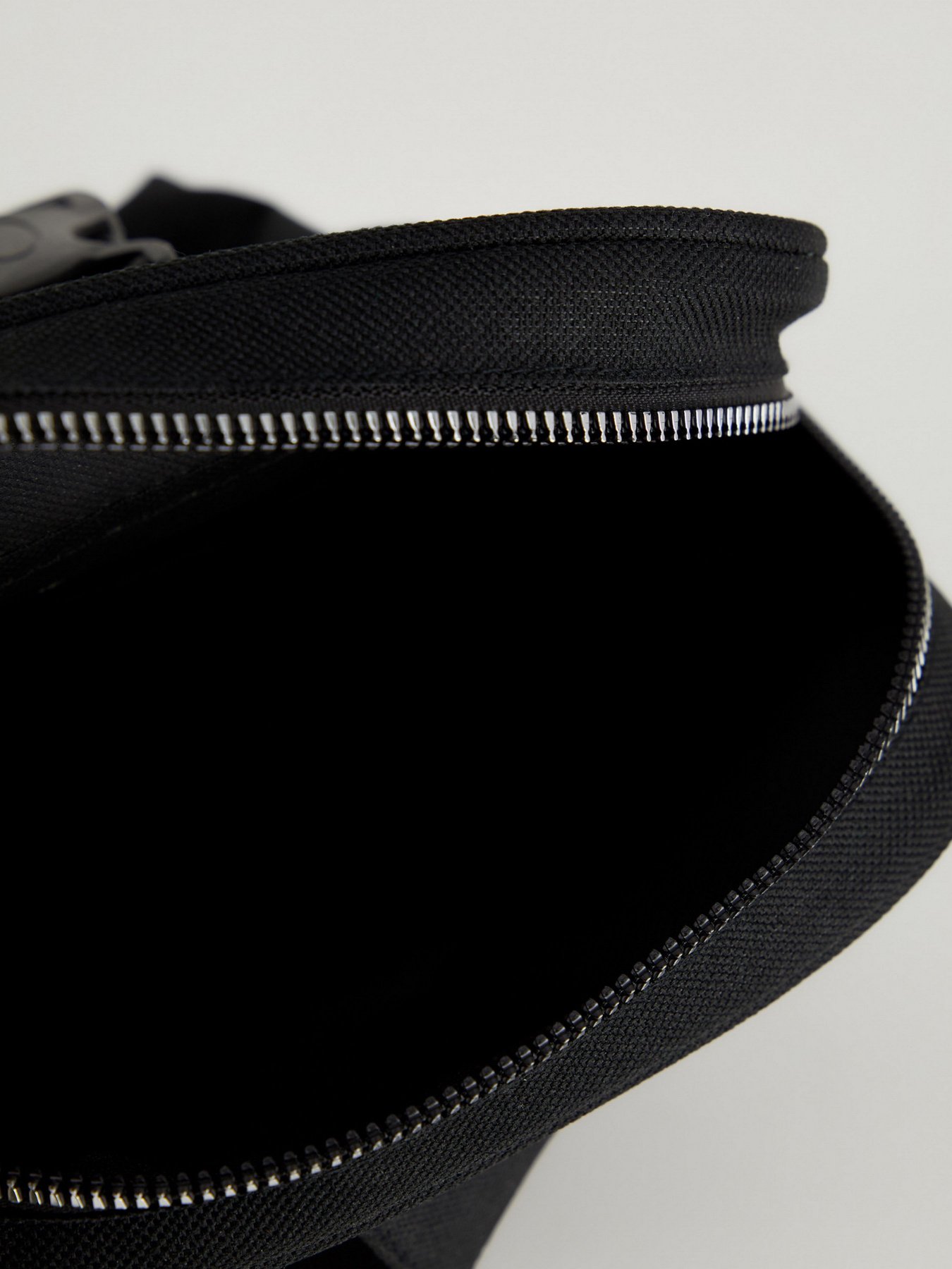 Мессенджер DeFacto модель S5668AZ-BK27 Фото