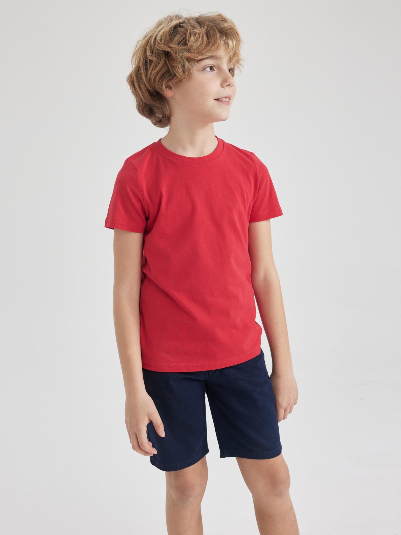 Футболка DeFacto модель K1687A6-RD282 Футболка DeFacto модель K1687A6-RD282 Фото