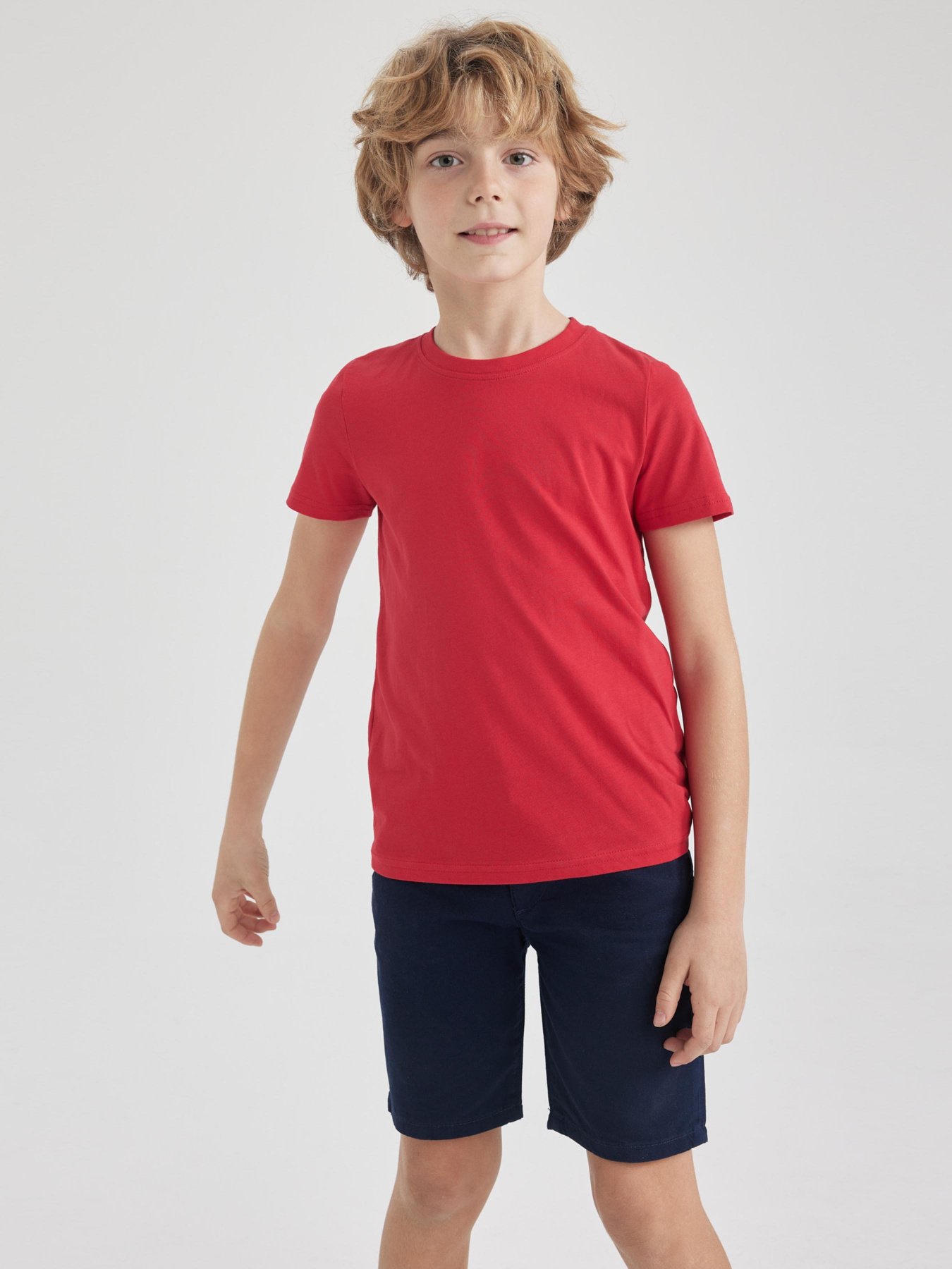 Футболка DeFacto модель K1687A6-RD282 Футболка DeFacto модель K1687A6-RD282 Фото