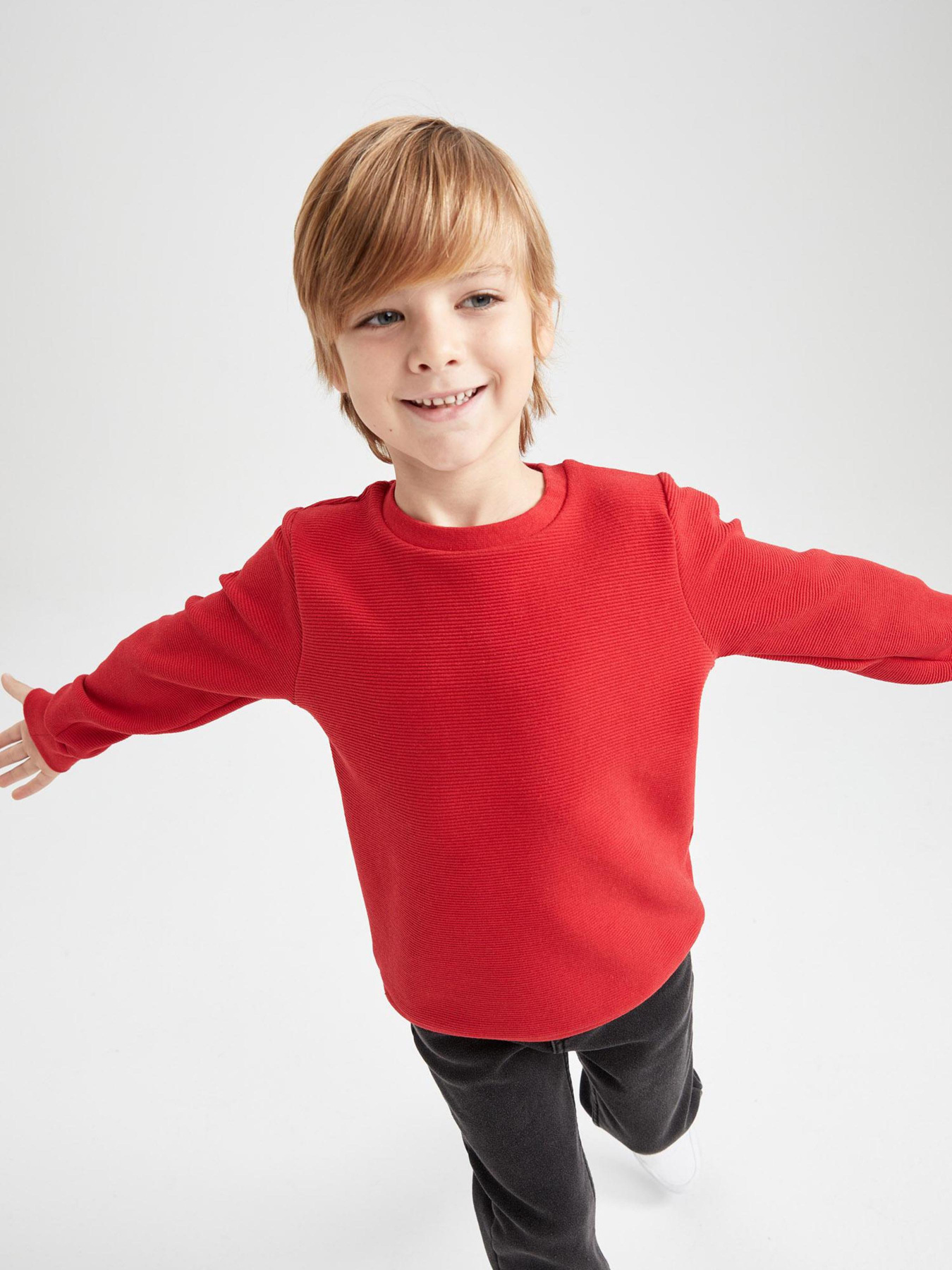 Свитшот DeFacto модель Z2511A6-RD87 Фото