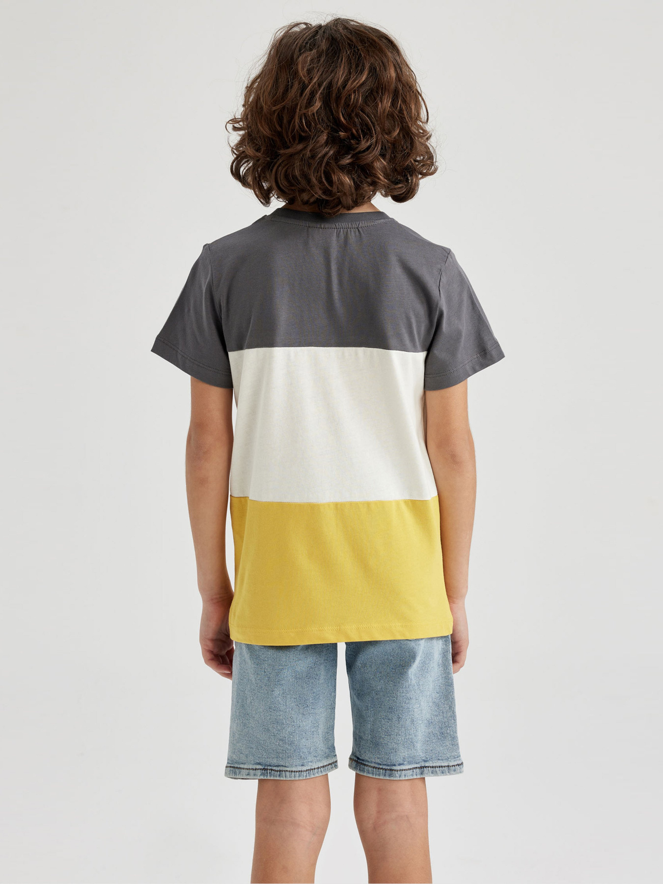 Футболка DeFacto модель Z3063A6-AR82 Фото