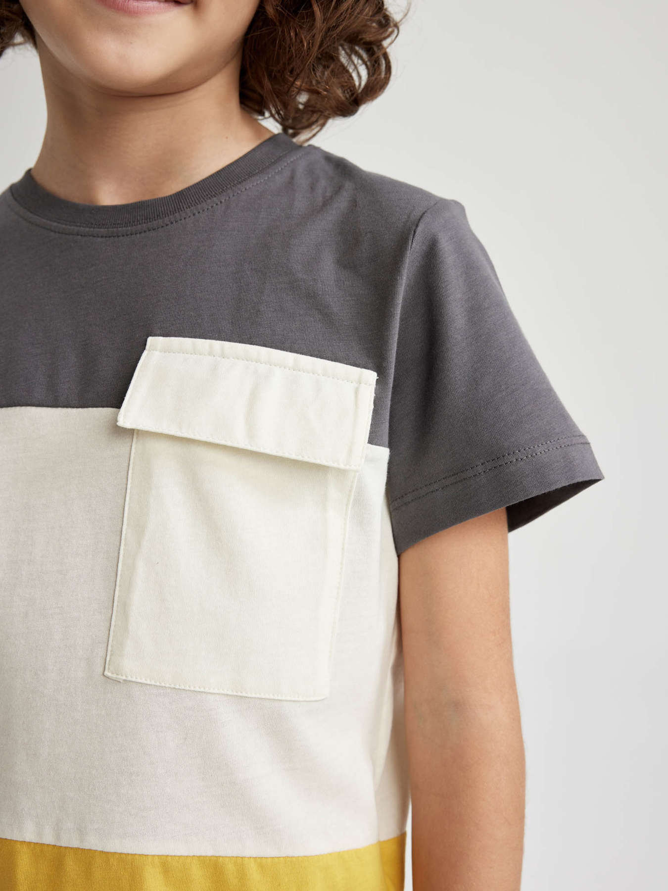 Футболка DeFacto модель Z3063A6-AR82 Фото