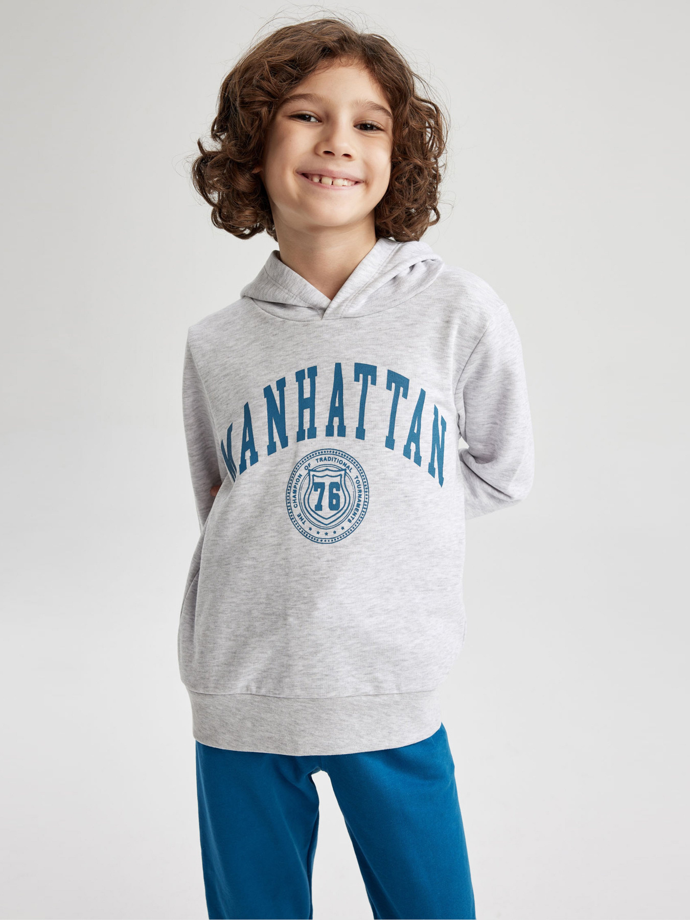 Худи DeFacto модель Z4596A6-GR400 Худи DeFacto модель Z4596A6-GR400 Фото