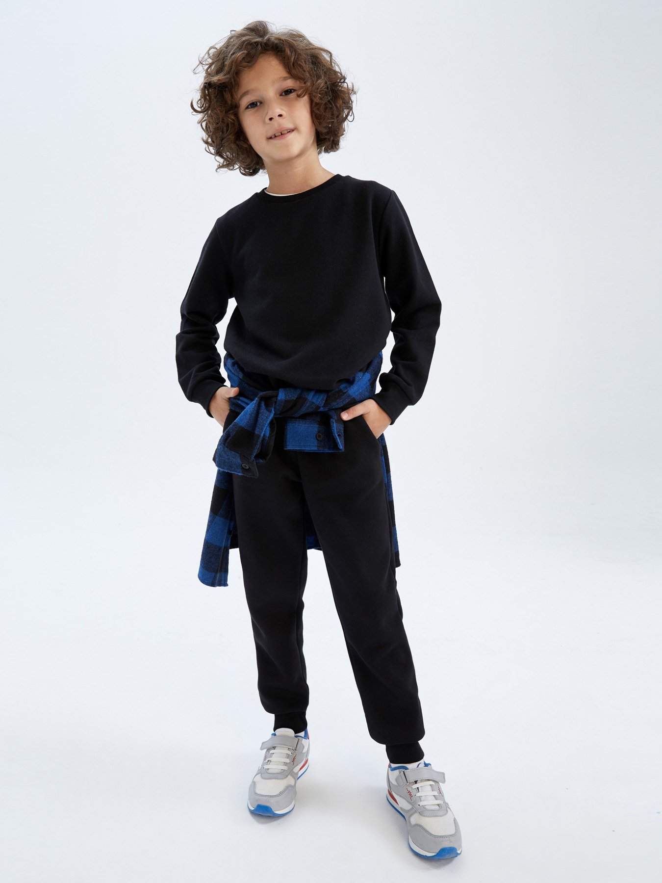 Свитшот DeFacto модель Z4750A6-BK81 Фото