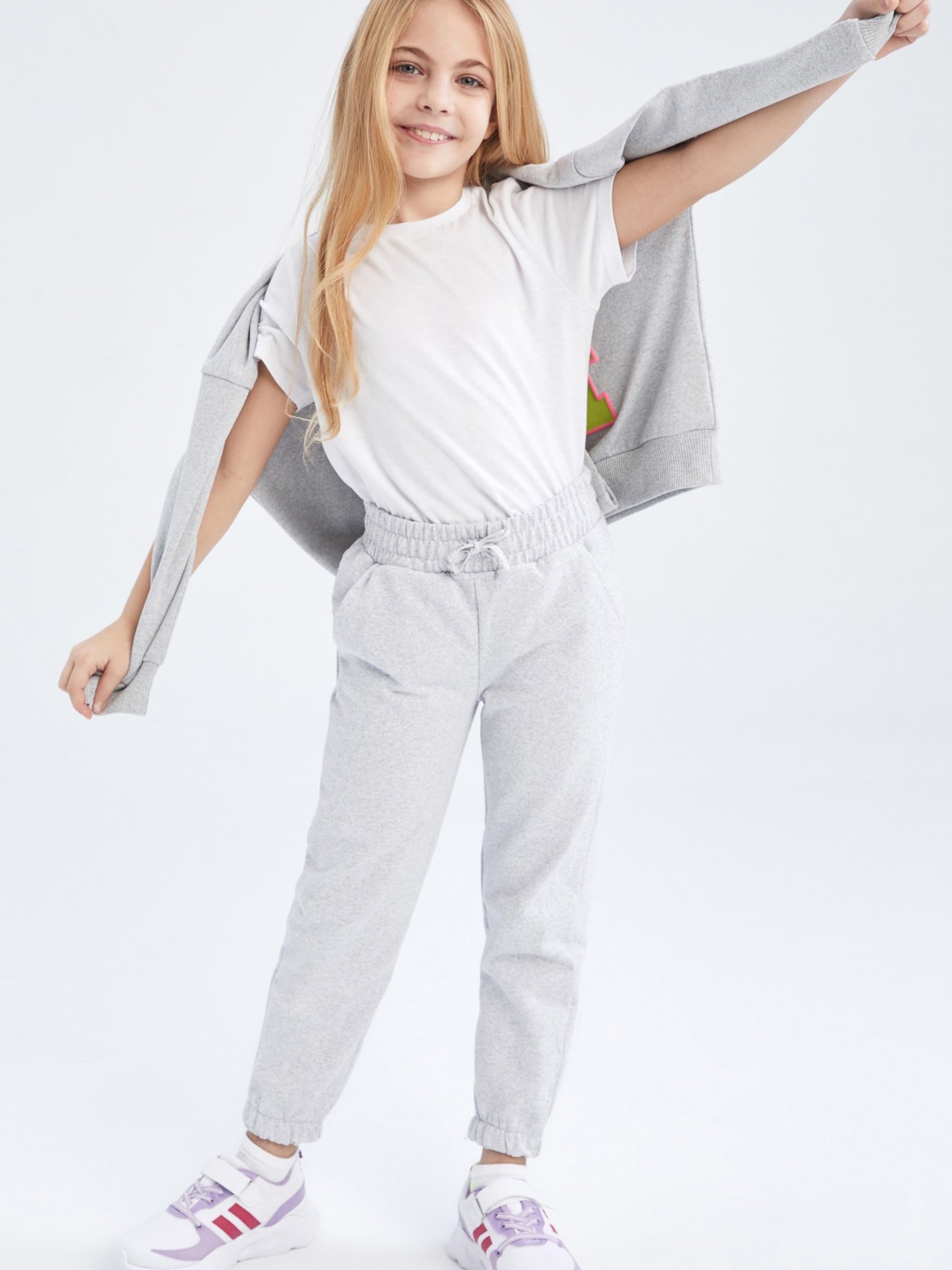 Джоггеры DeFacto модель Z4783A6-GR400 Фото