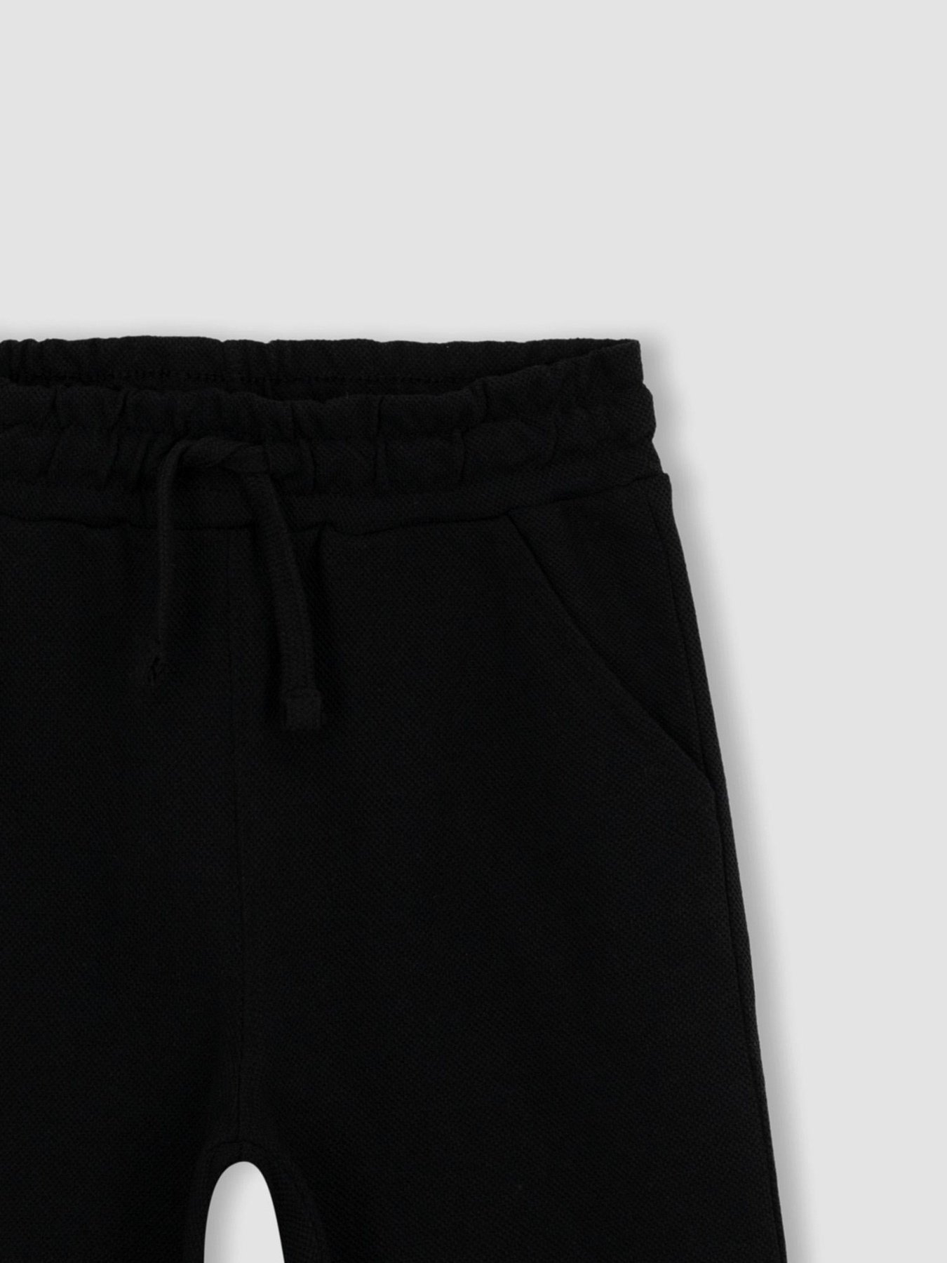 Шорты DeFacto модель Z5537A6-BK81 Фото