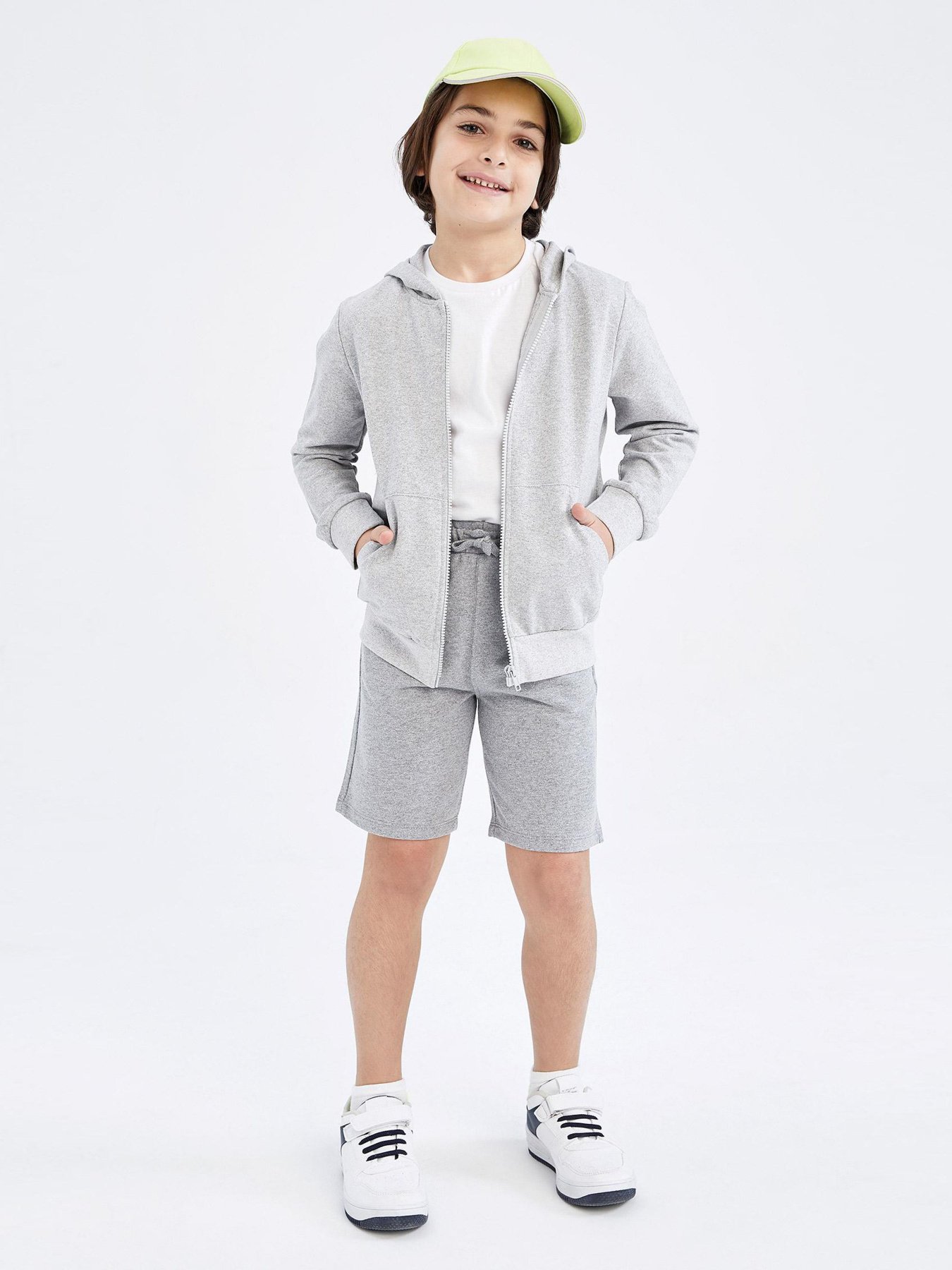 Шорты DeFacto модель Z5537A6-GR210 Фото