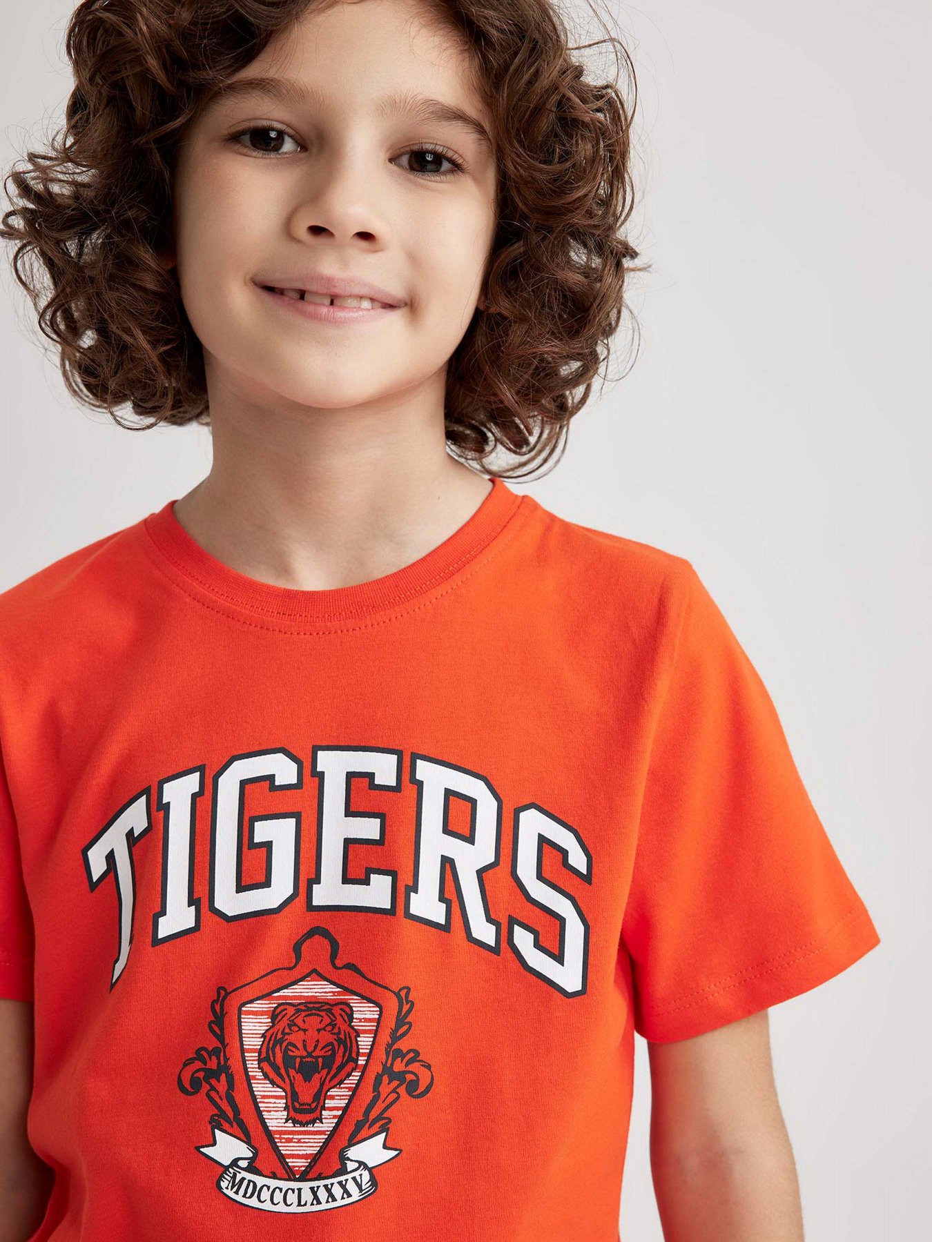 Футболка DeFacto модель Z2797A6-OG566 Фото