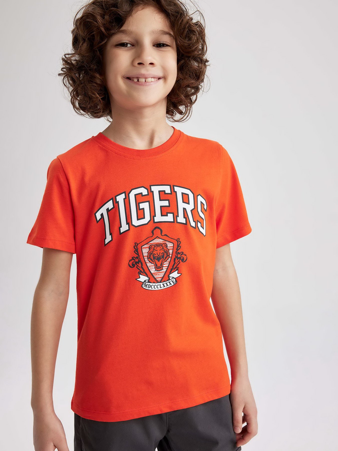 Футболка DeFacto модель Z2797A6-OG566 Фото