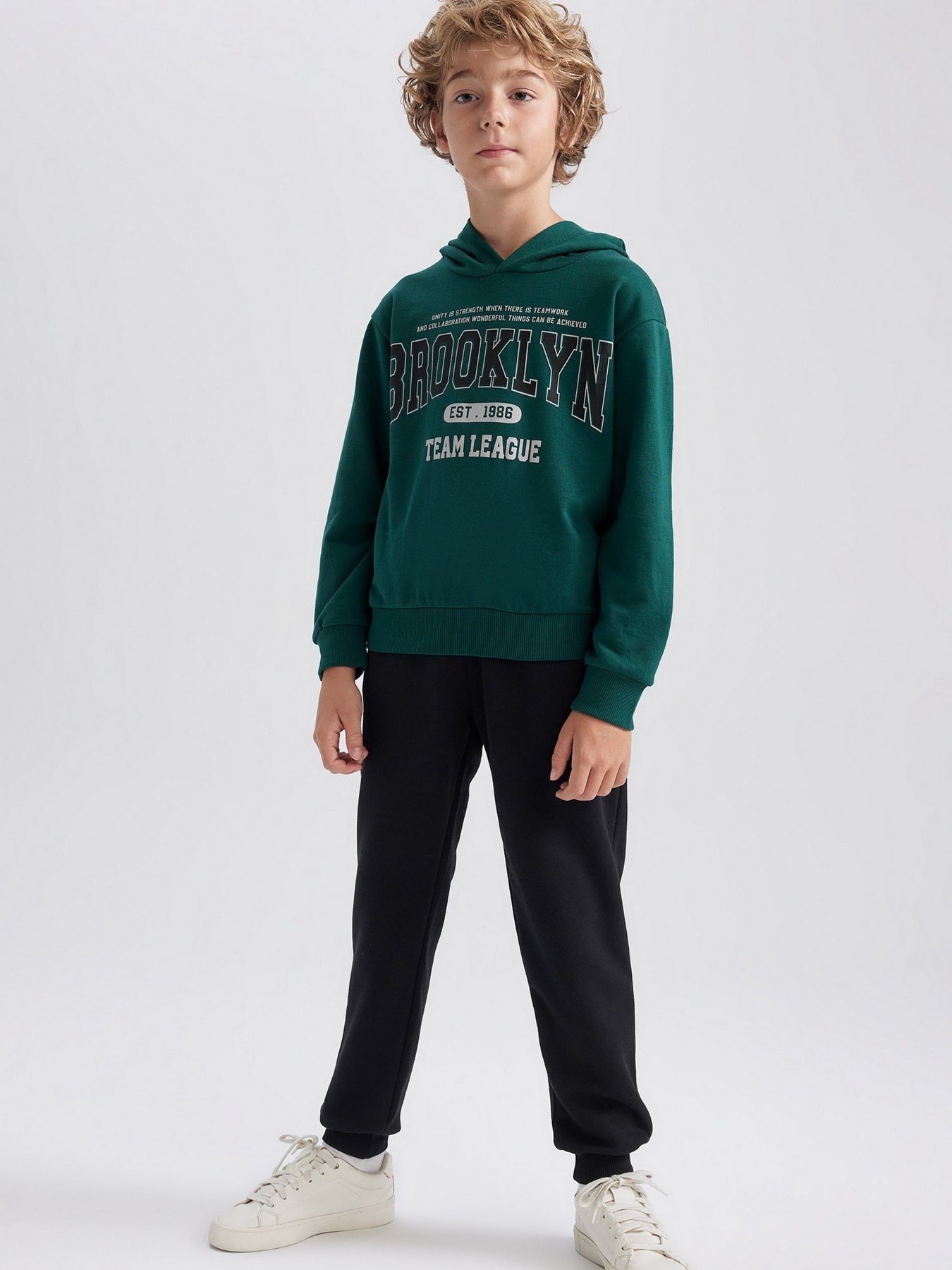 Повседневный костюм DeFacto модель A4414A8-GN1116 Повседневный костюм DeFacto модель A4414A8-GN1116 Фото