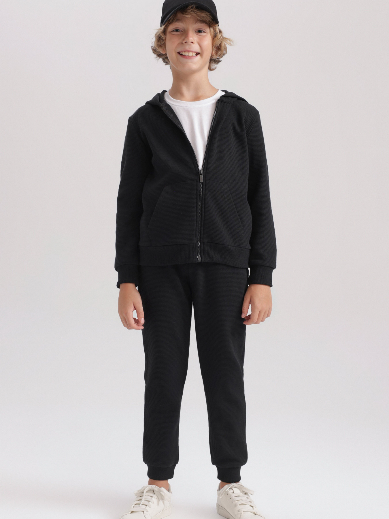 Джоггеры DeFacto модель R5970A6-BK27 Фото