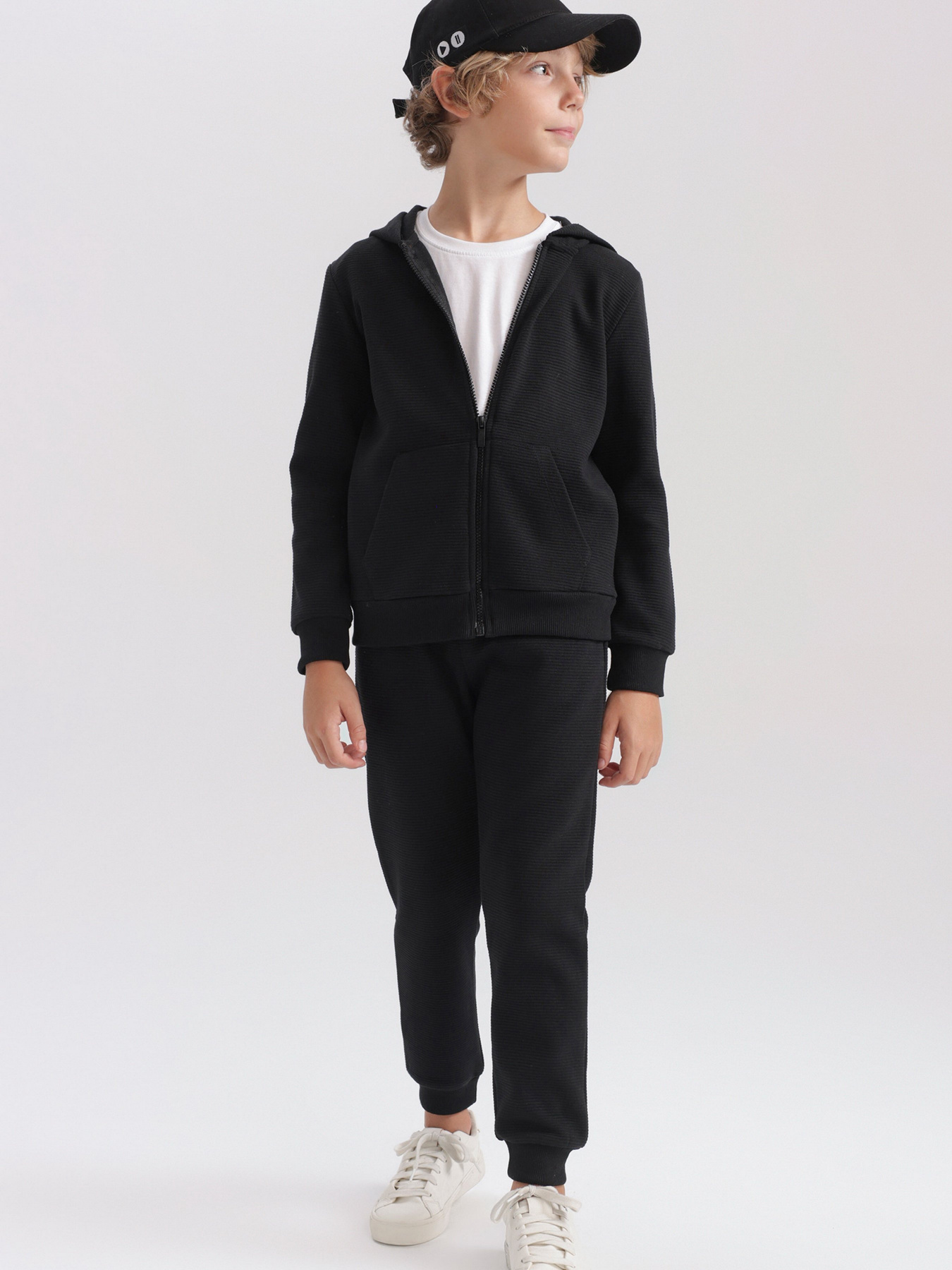 Джоггеры DeFacto модель R5970A6-BK27 Фото