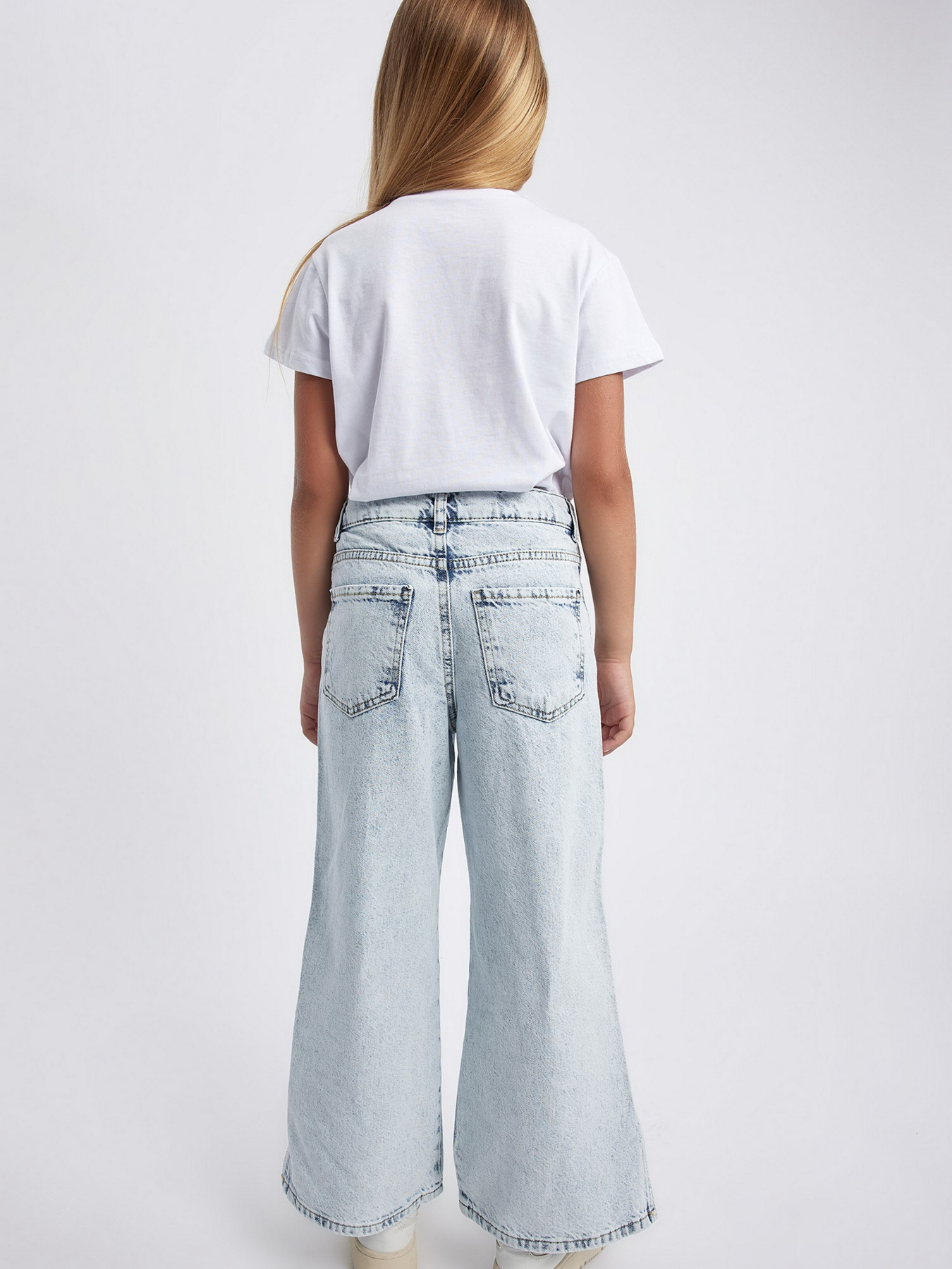 Расклешенные джинсы DeFacto модель Z4708A6-NM28 Фото