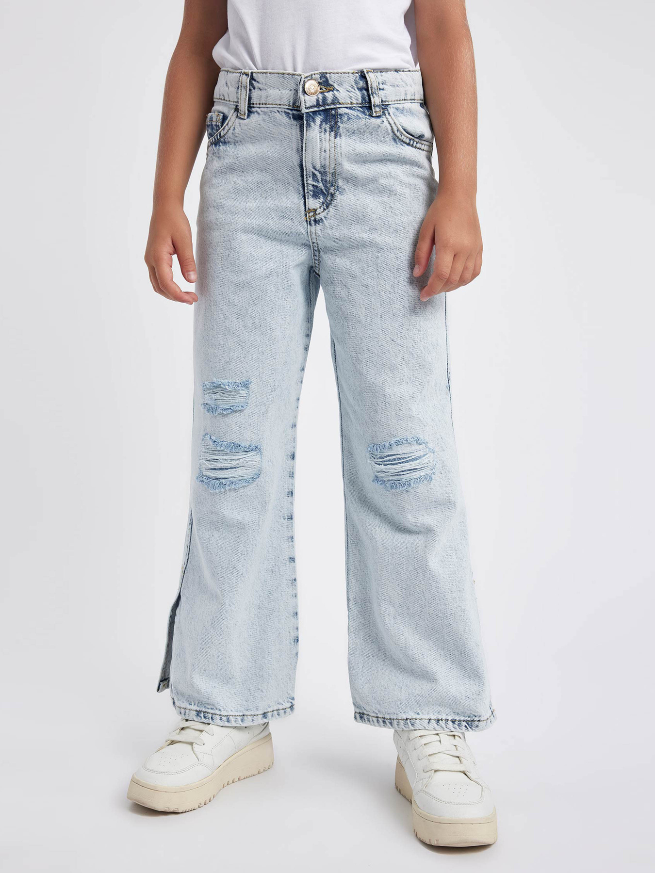 Расклешенные джинсы DeFacto модель Z4708A6-NM28 Фото