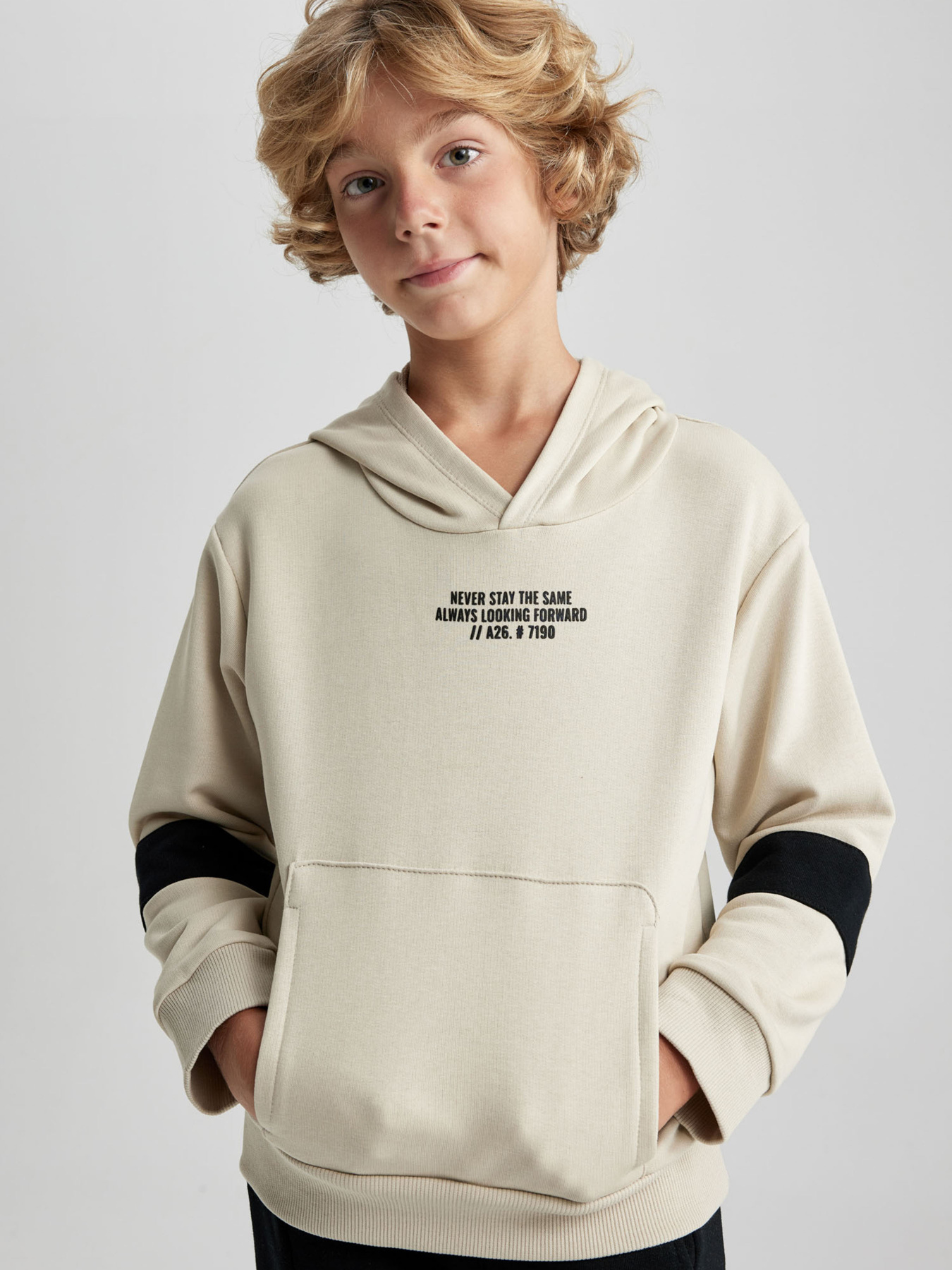 Худи DeFacto модель A6585A8-ER117 Фото