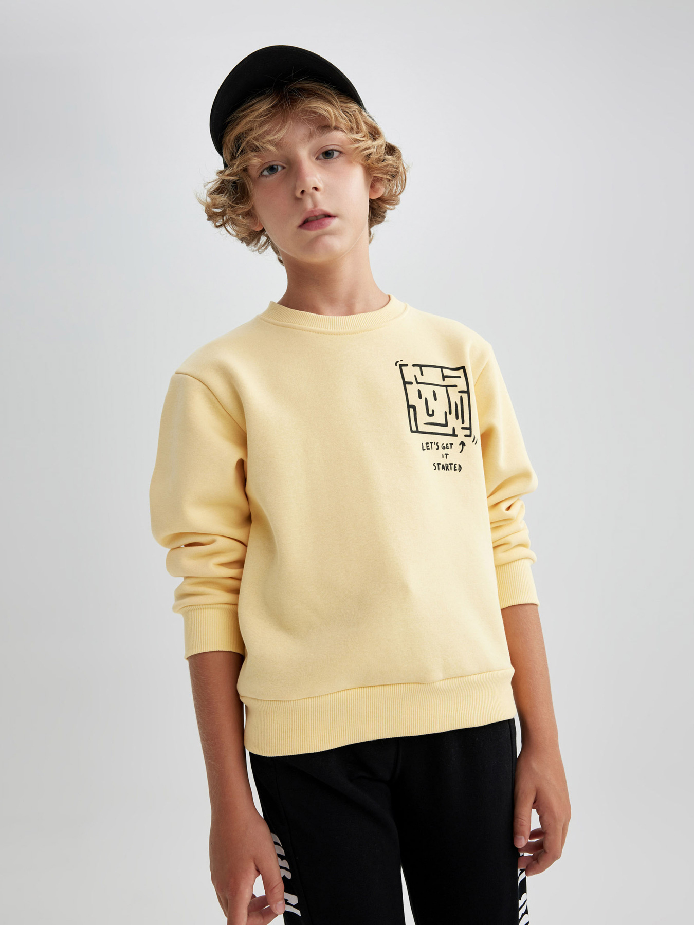 Свитшот DeFacto модель B2284A8-YL488 Фото