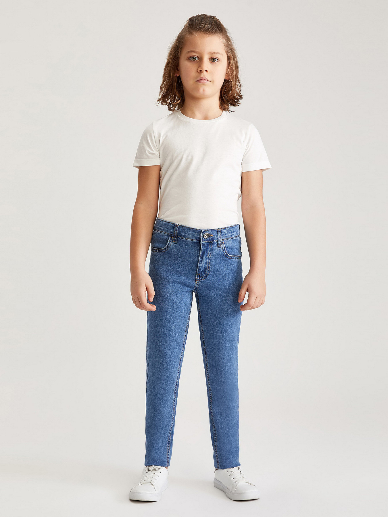 Зауженные джинсы DeFacto модель S9867A6-NM28 Фото