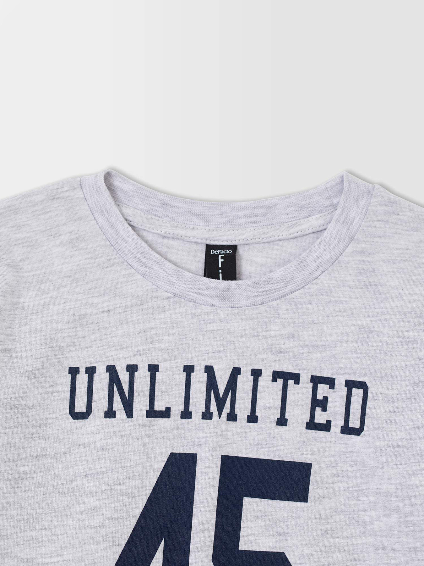 Повседневный костюм DeFacto модель U3512A6-BK27 Повседневный костюм DeFacto модель U3512A6-BK27 Фото