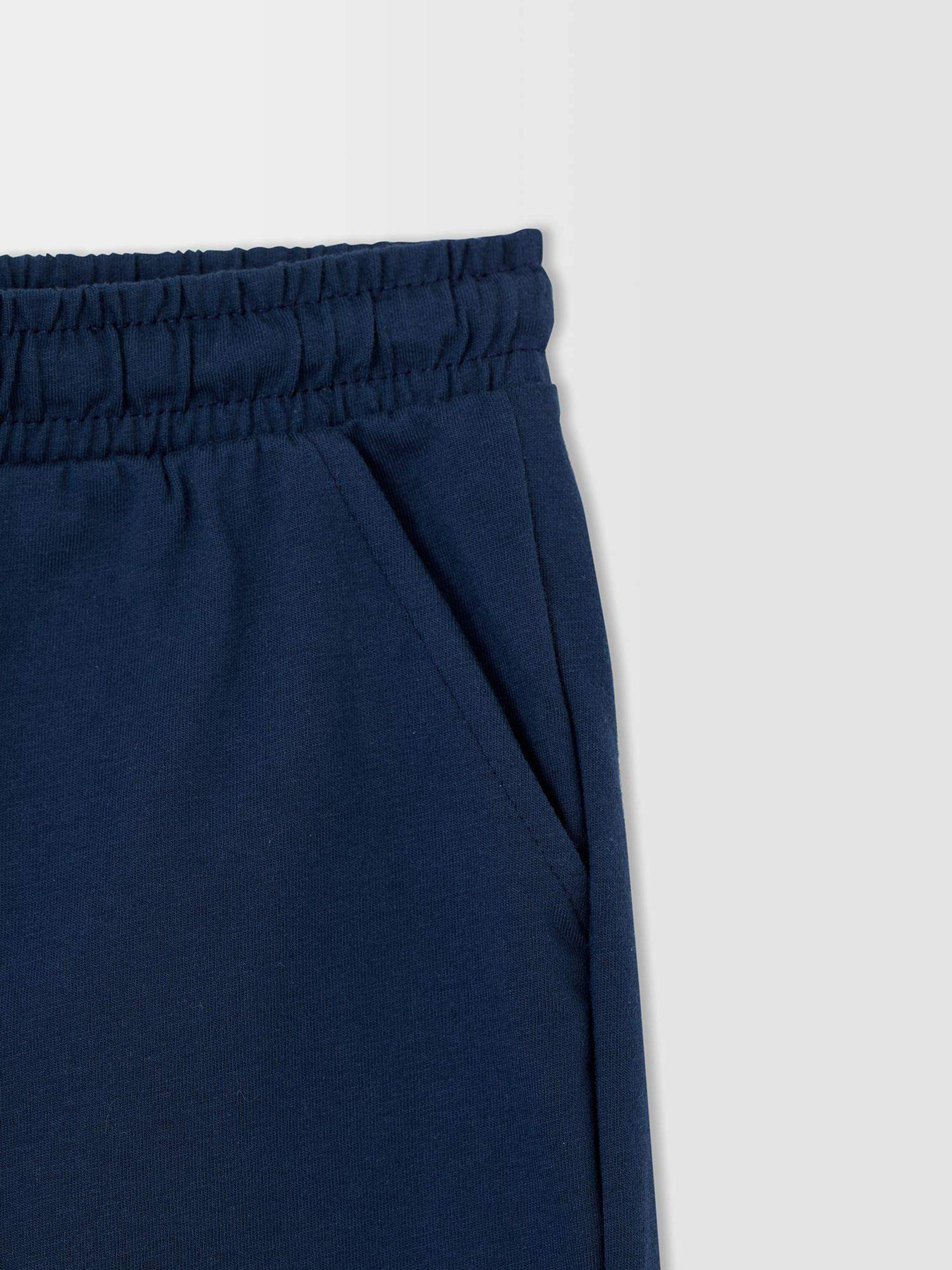 Повседневный костюм DeFacto модель U3512A6-BK27 Повседневный костюм DeFacto модель U3512A6-BK27 Фото