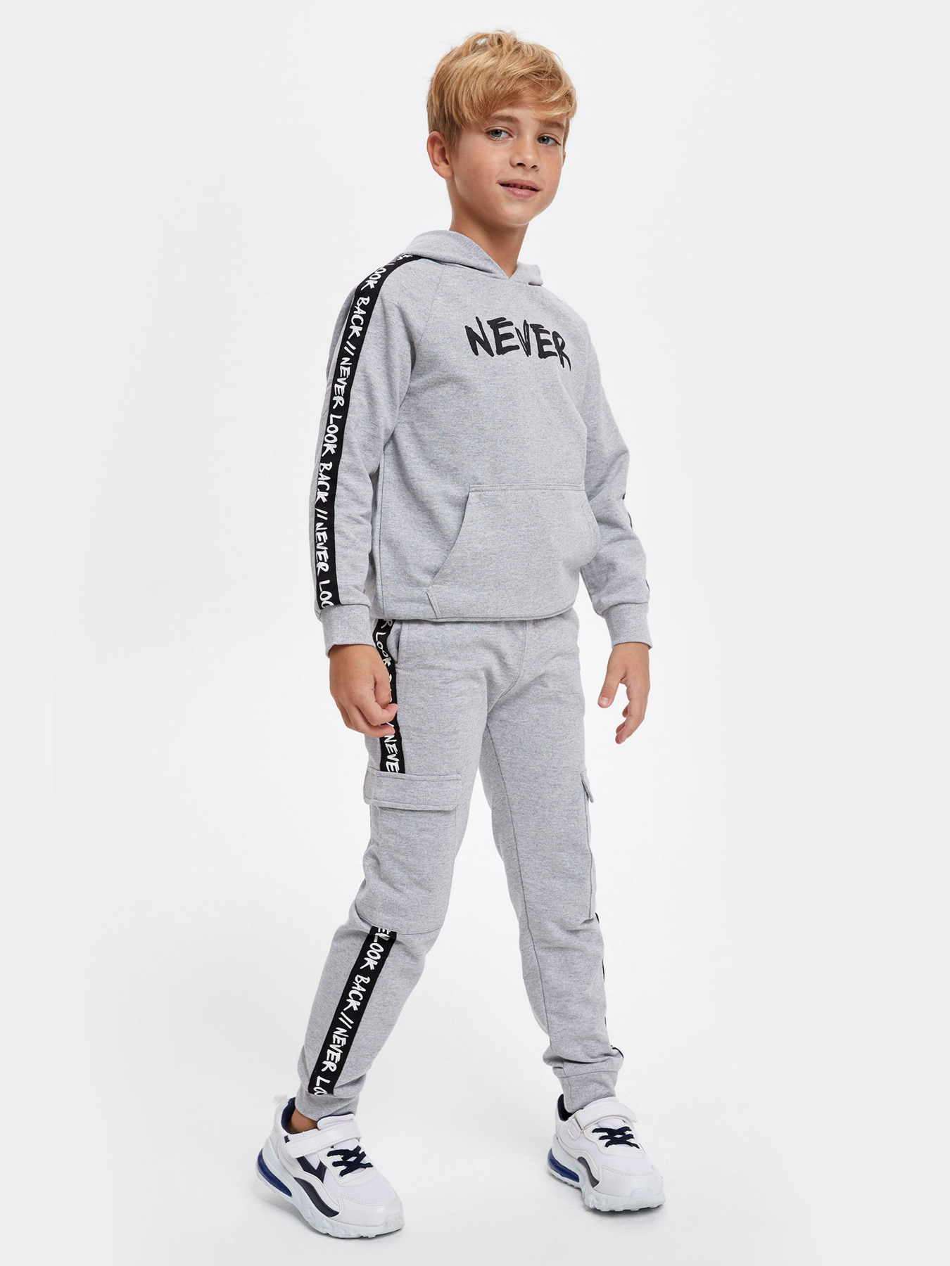 Свитшот DeFacto модель R5166A6-GR400 Фото