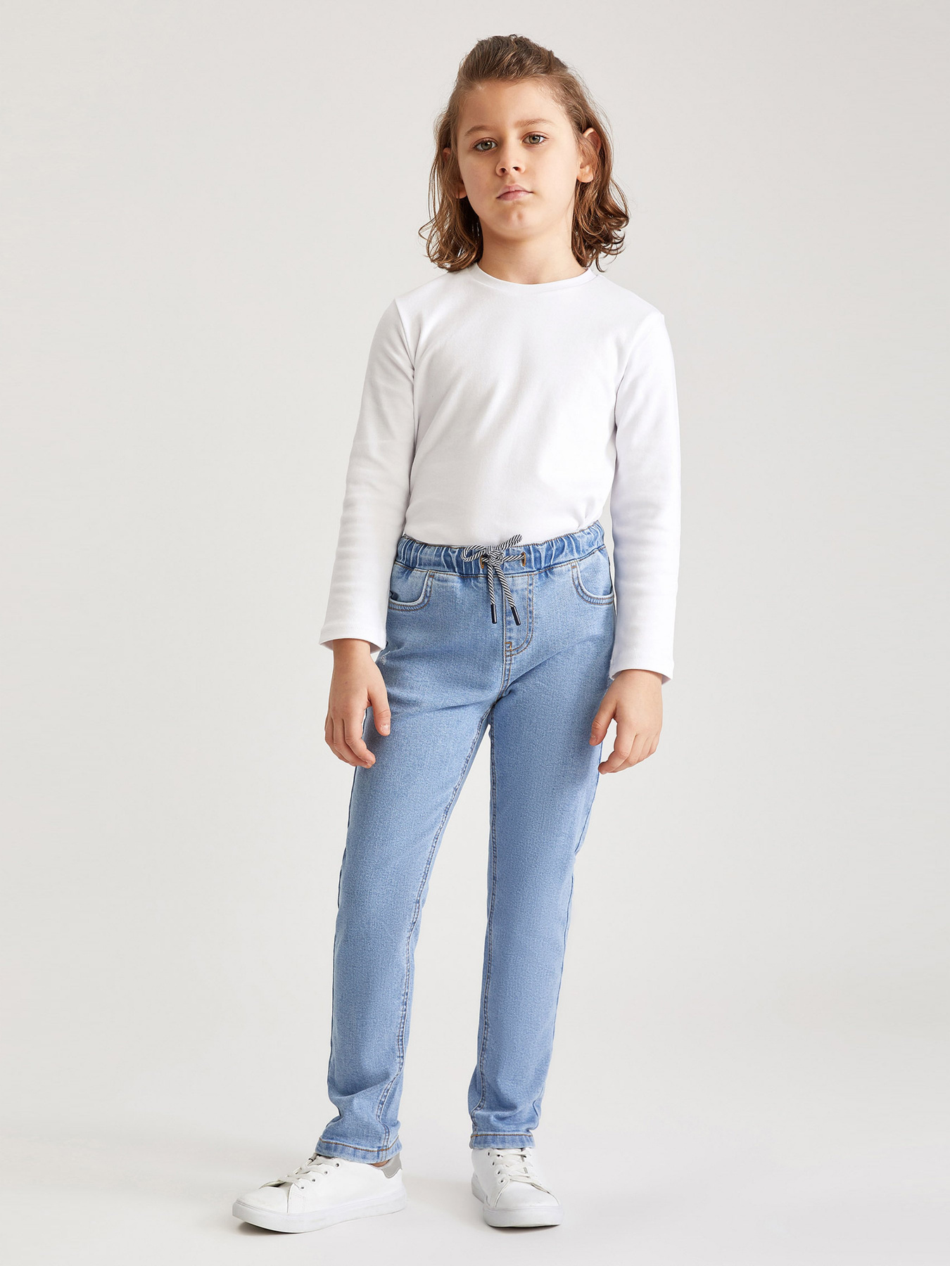 Прямі джинси DeFacto модель U3870A6-NM39 Прямі джинси DeFacto модель U3870A6-NM39 Фото