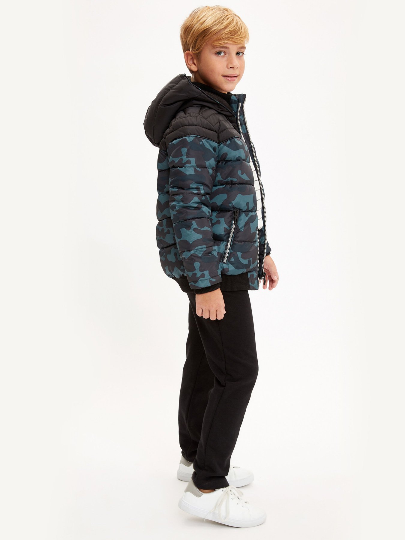 Демисезонная куртка DeFacto модель N8175A6-BK27 Фото