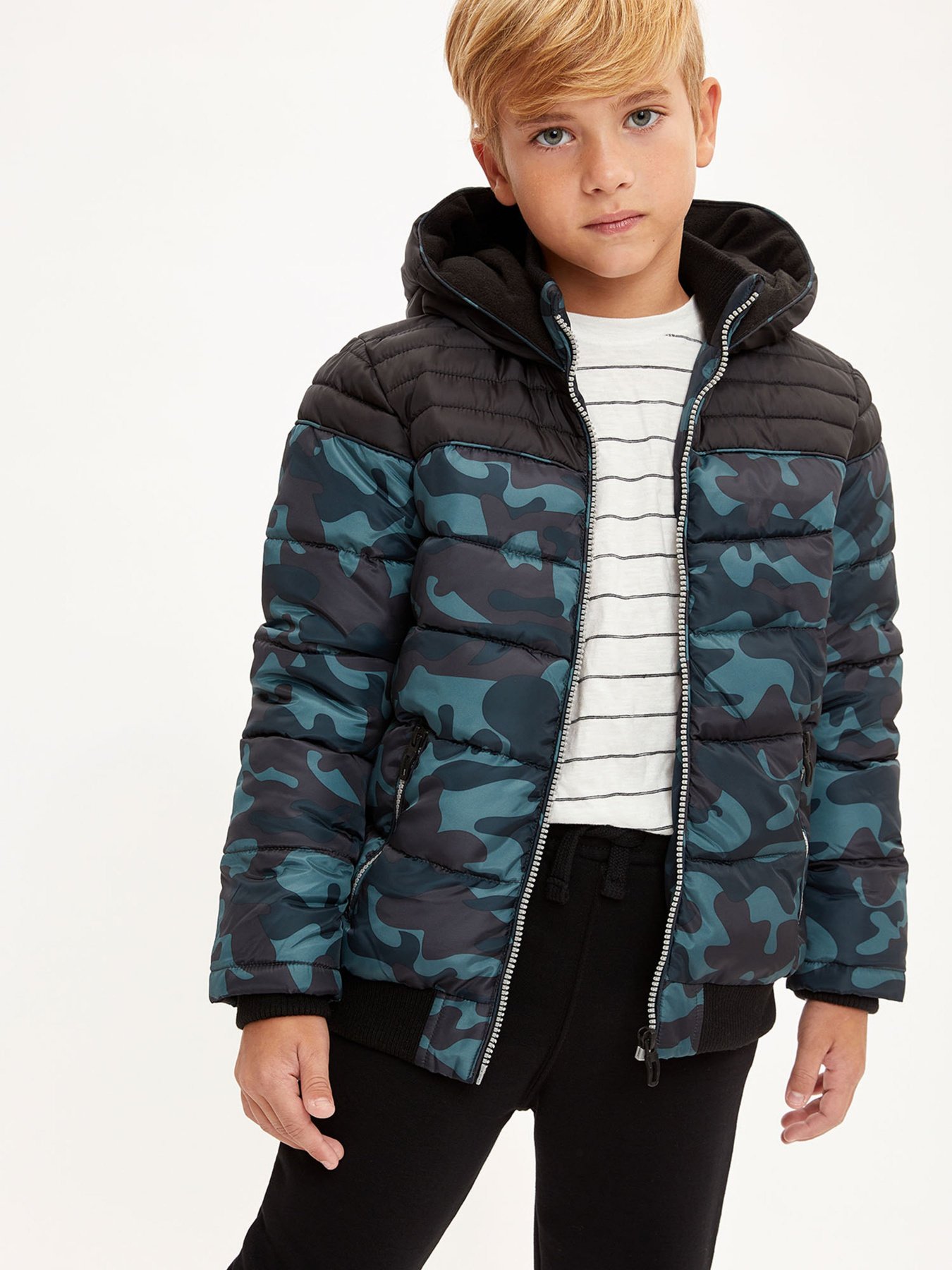 Демисезонная куртка DeFacto модель N8175A6-BK27 Фото