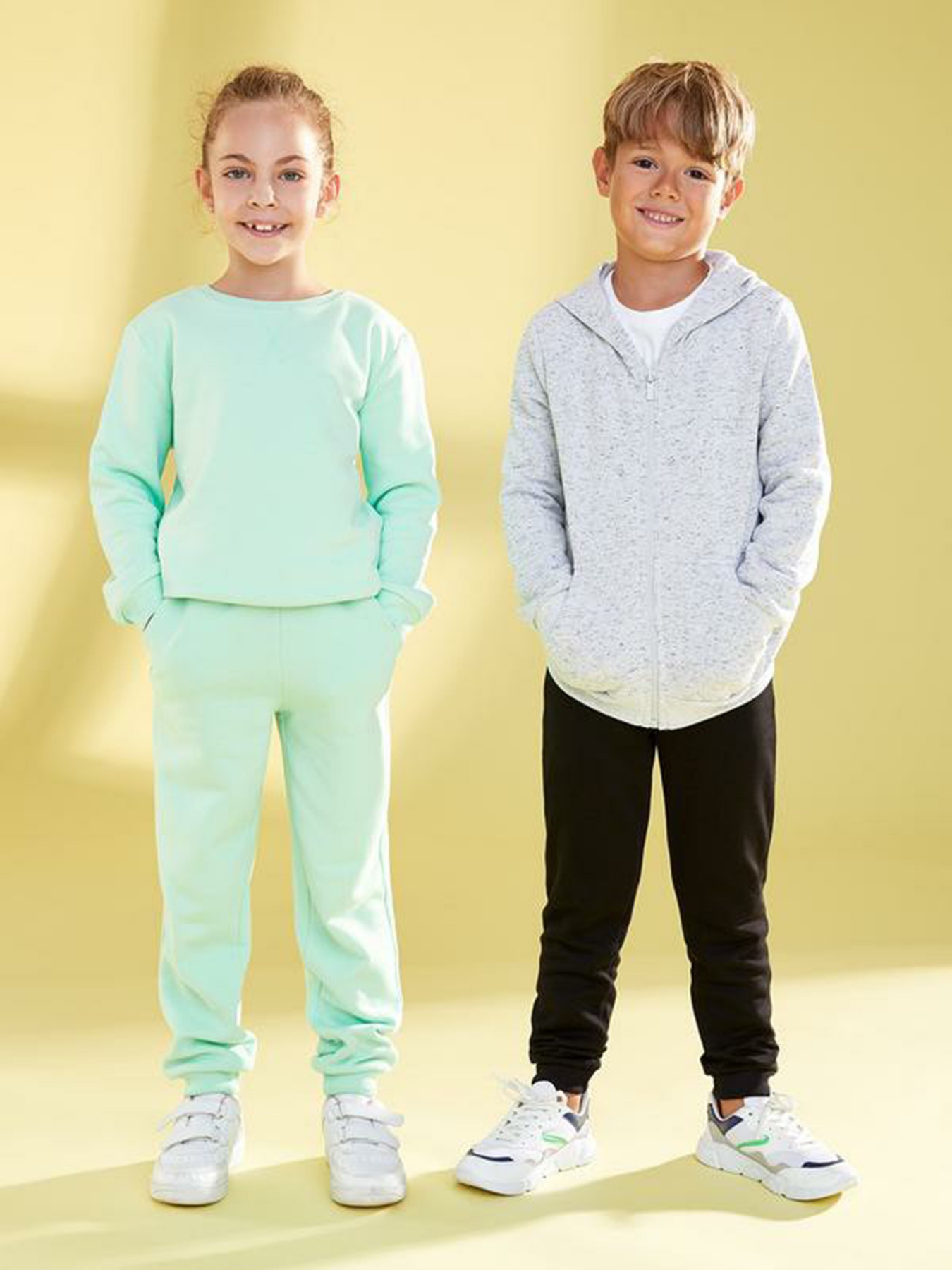 Спортивні штани DeFacto модель U6489A6-TR330 Спортивні штани DeFacto модель U6489A6-TR330 Фото