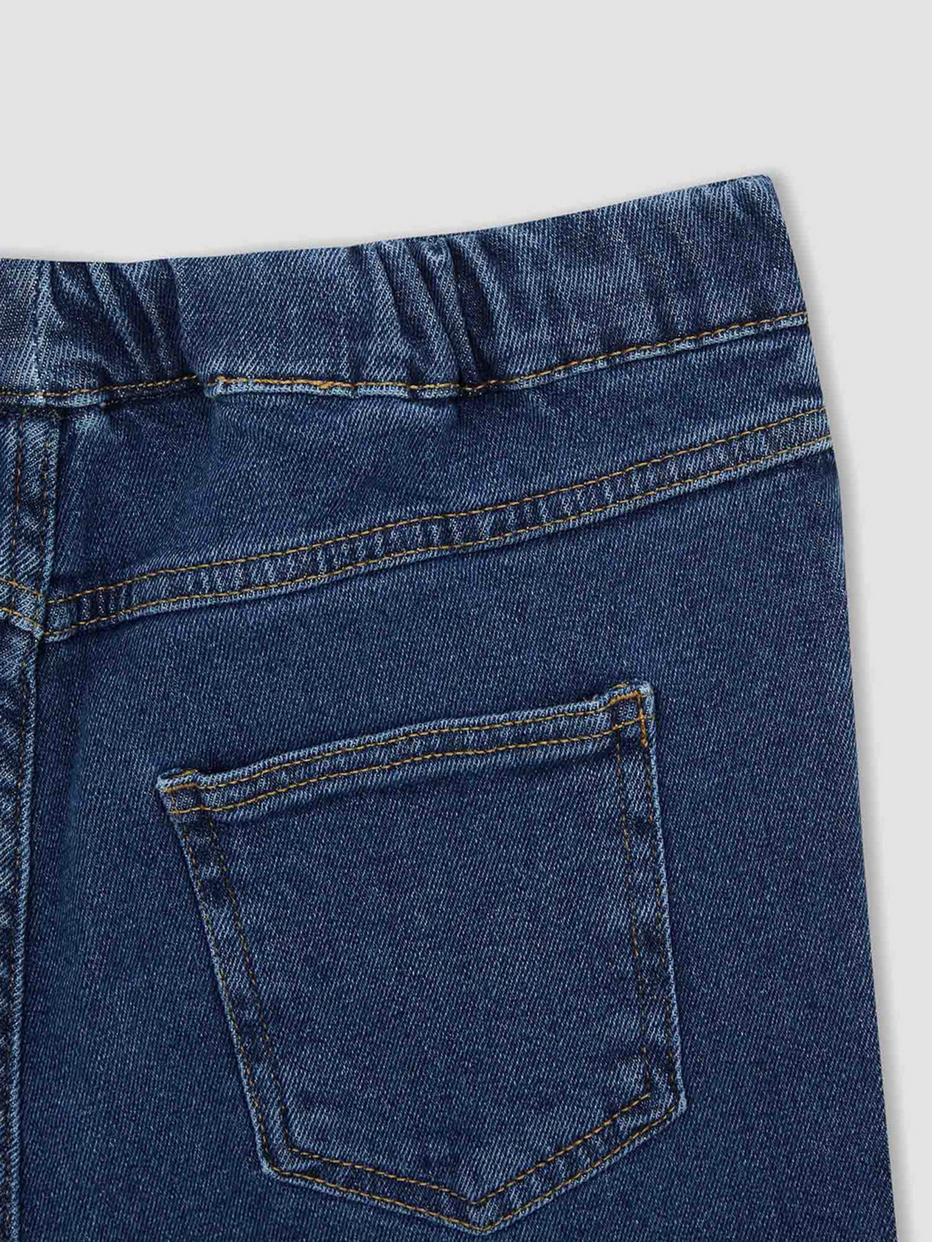 Завужені джинси DeFacto модель W7936A6-NM28 Фото