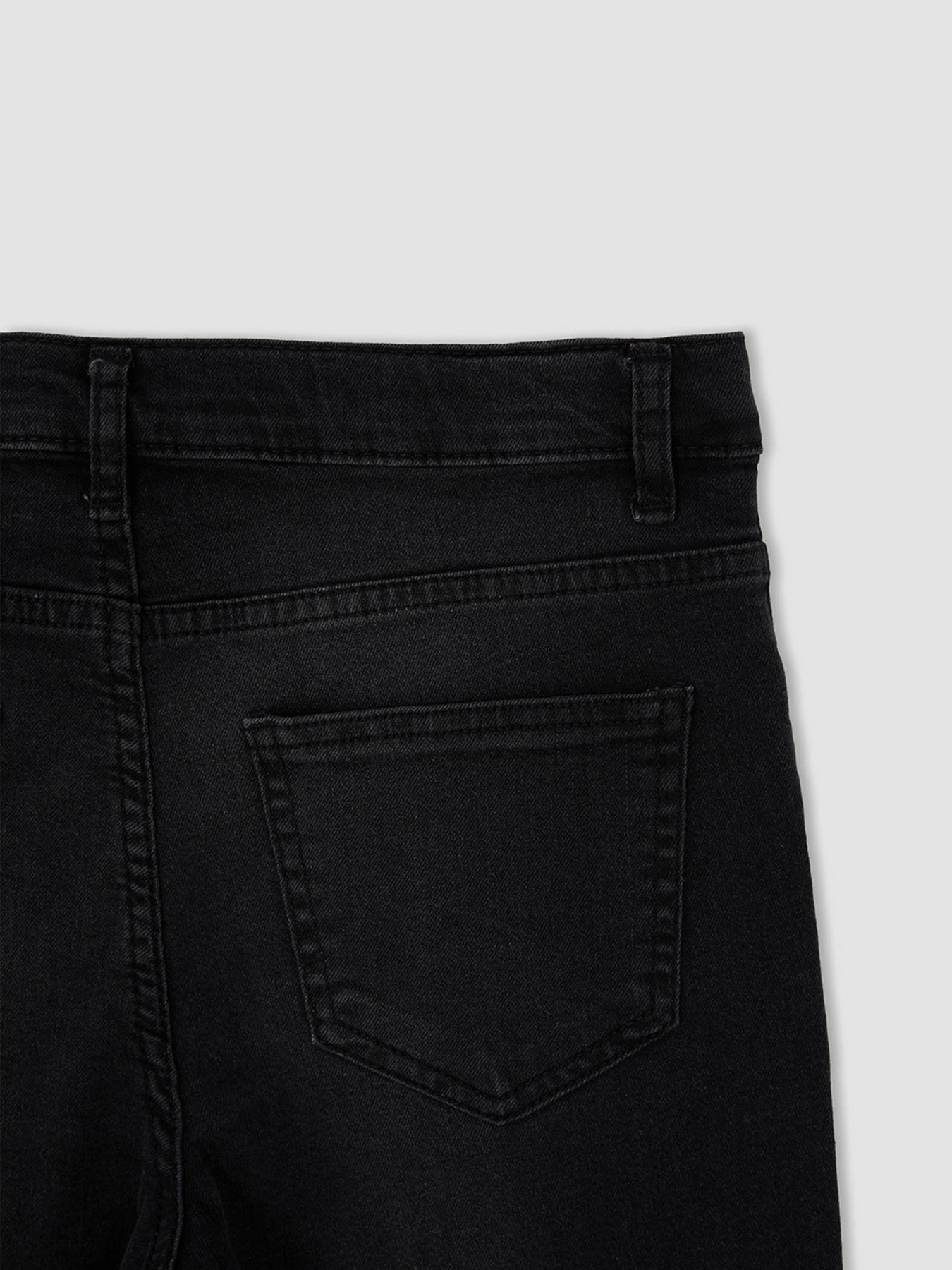 Зауженные джинсы DeFacto модель W9348A6-NM40 Фото