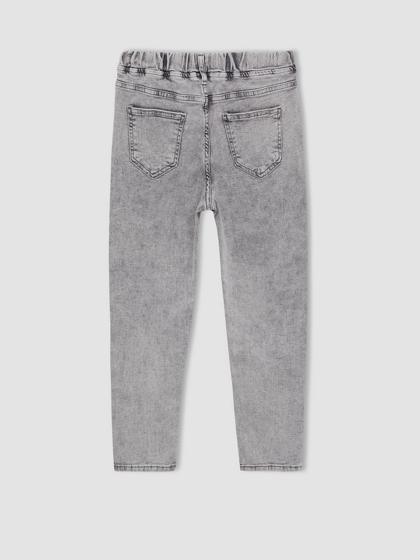 Зауженные джинсы DeFacto модель W1863A6-NM18 Зауженные джинсы DeFacto модель W1863A6-NM18 Фото