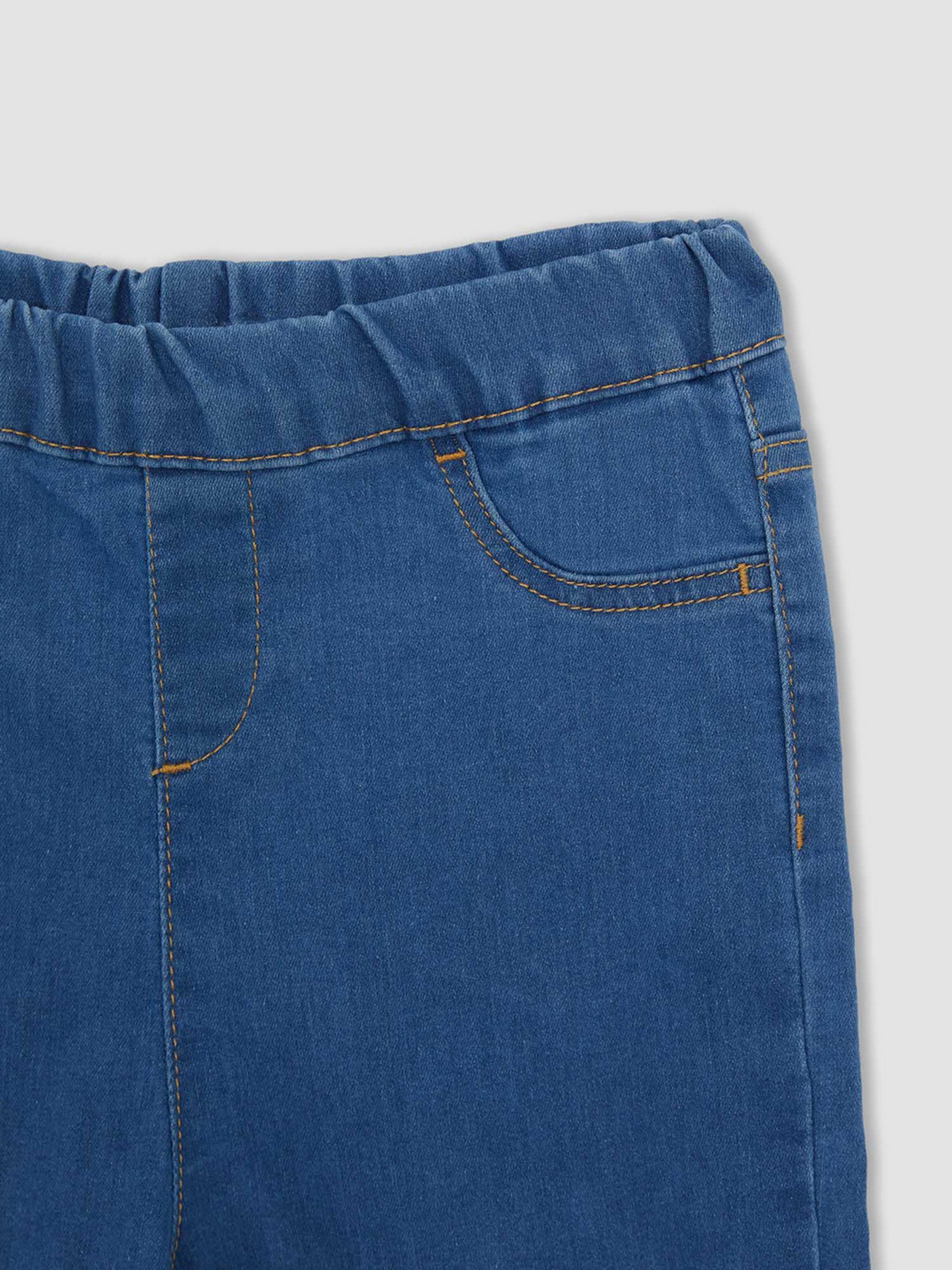 Зауженные джинсы DeFacto модель W5907A6-NM28 Фото