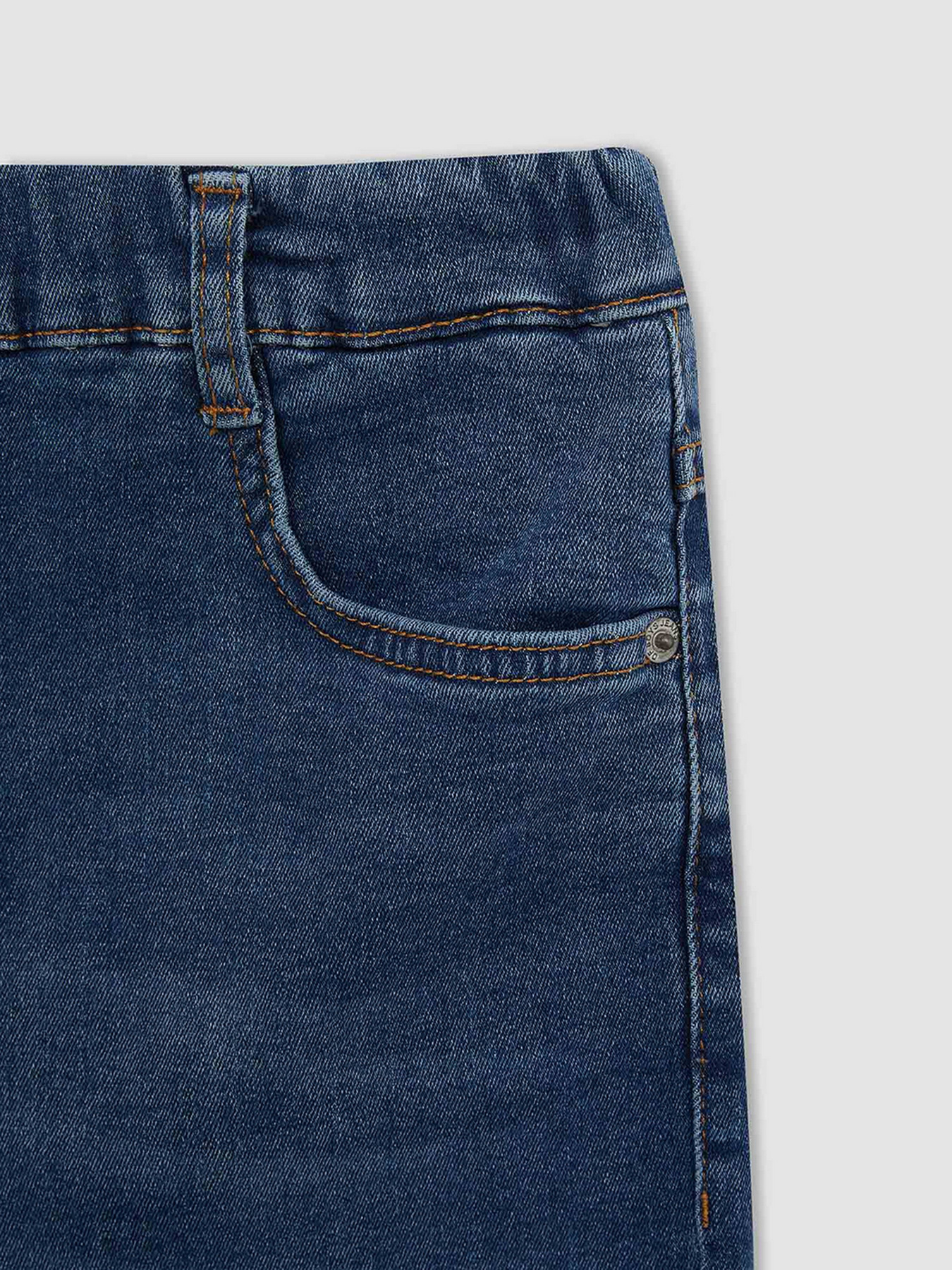 Завужені джинси DeFacto модель W6225A6-NM28 Фото