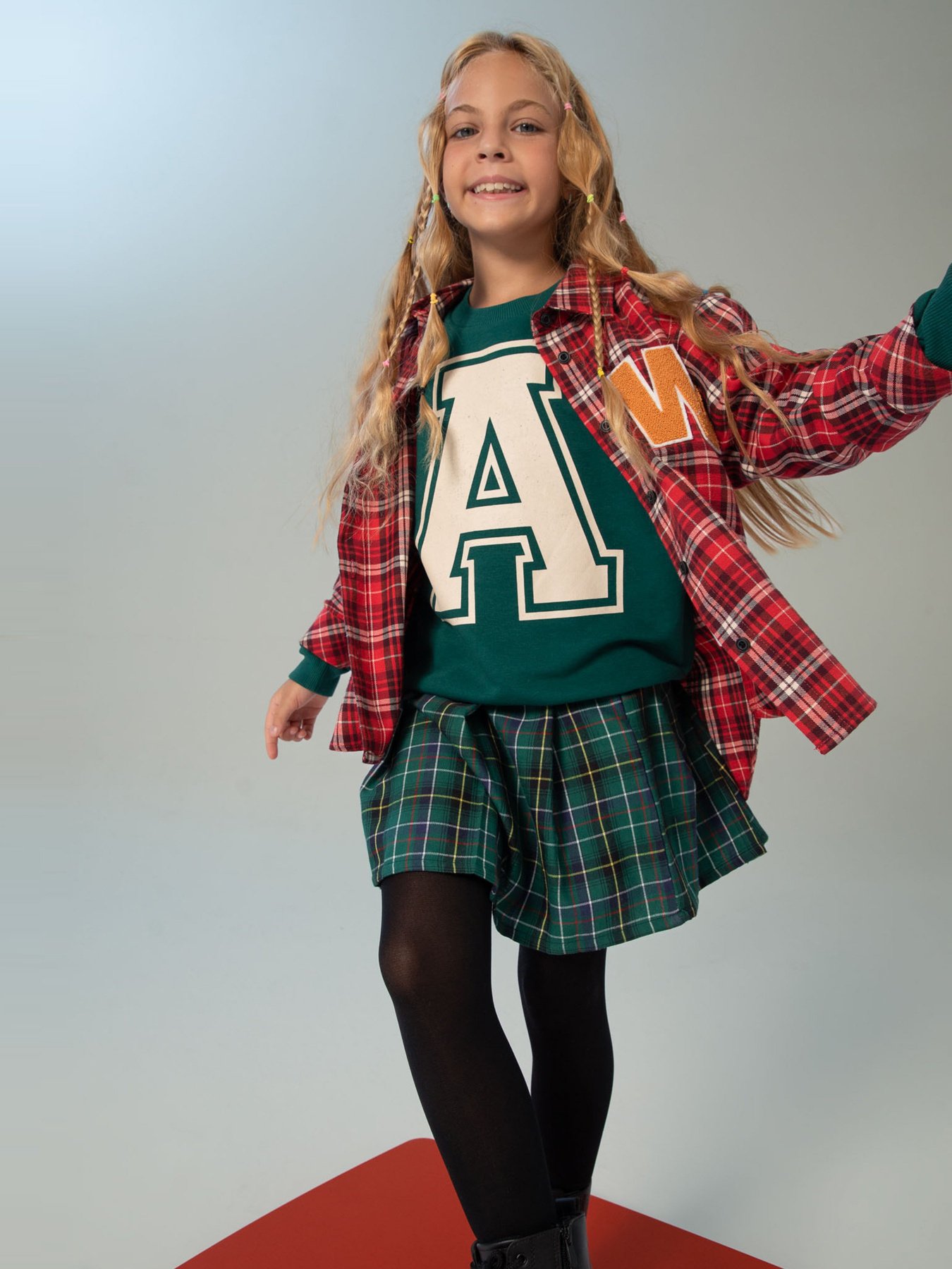 Свитшот DeFacto модель Y3154A6-TR390 Фото