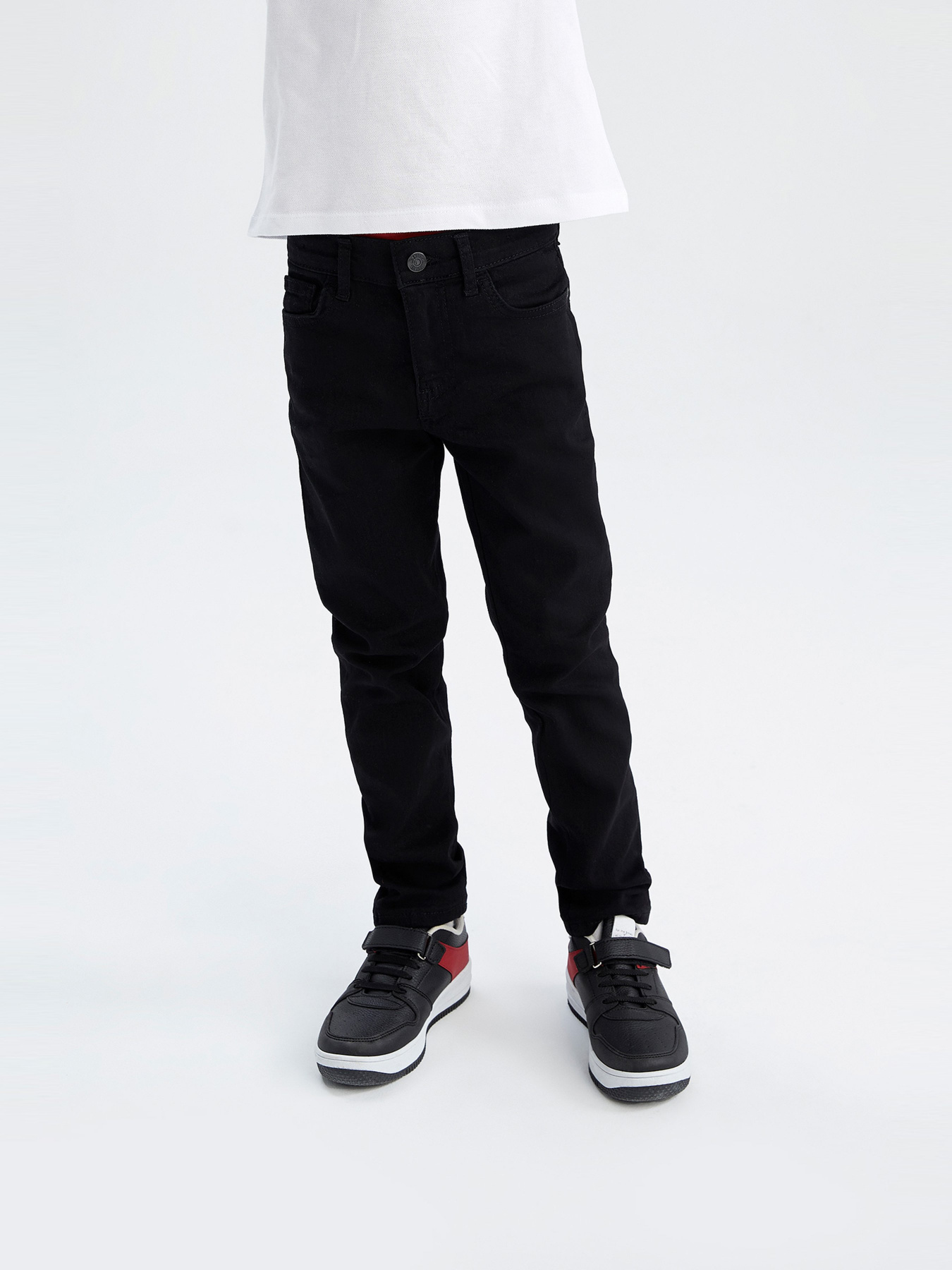 Зауженные джинсы DeFacto модель X5781A6-NM40 Фото