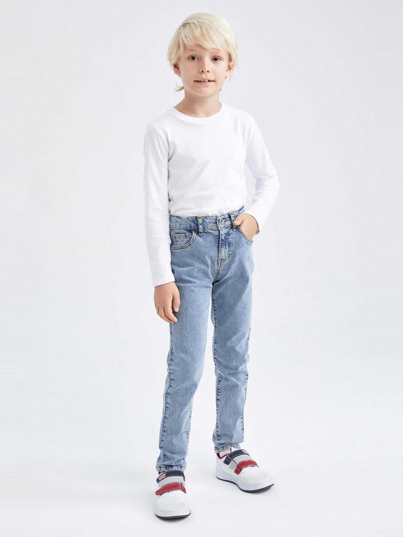 Прямые джинсы DeFacto модель X9481A6-NV154 Фото