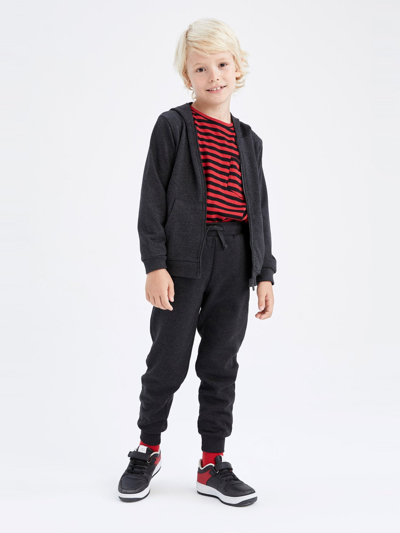 Джоггеры DeFacto модель X7671A6-AR102 Фото