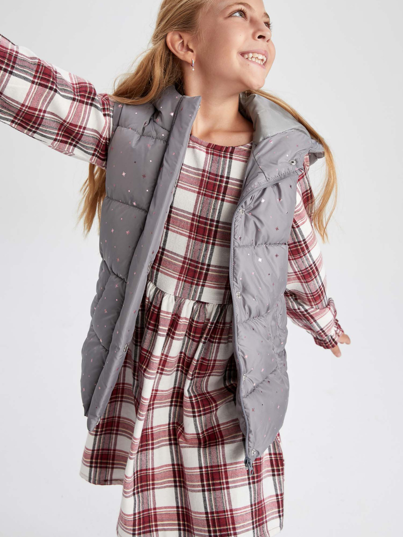 Утеплений жилет DeFacto модель X5979A6-GR453 Фото