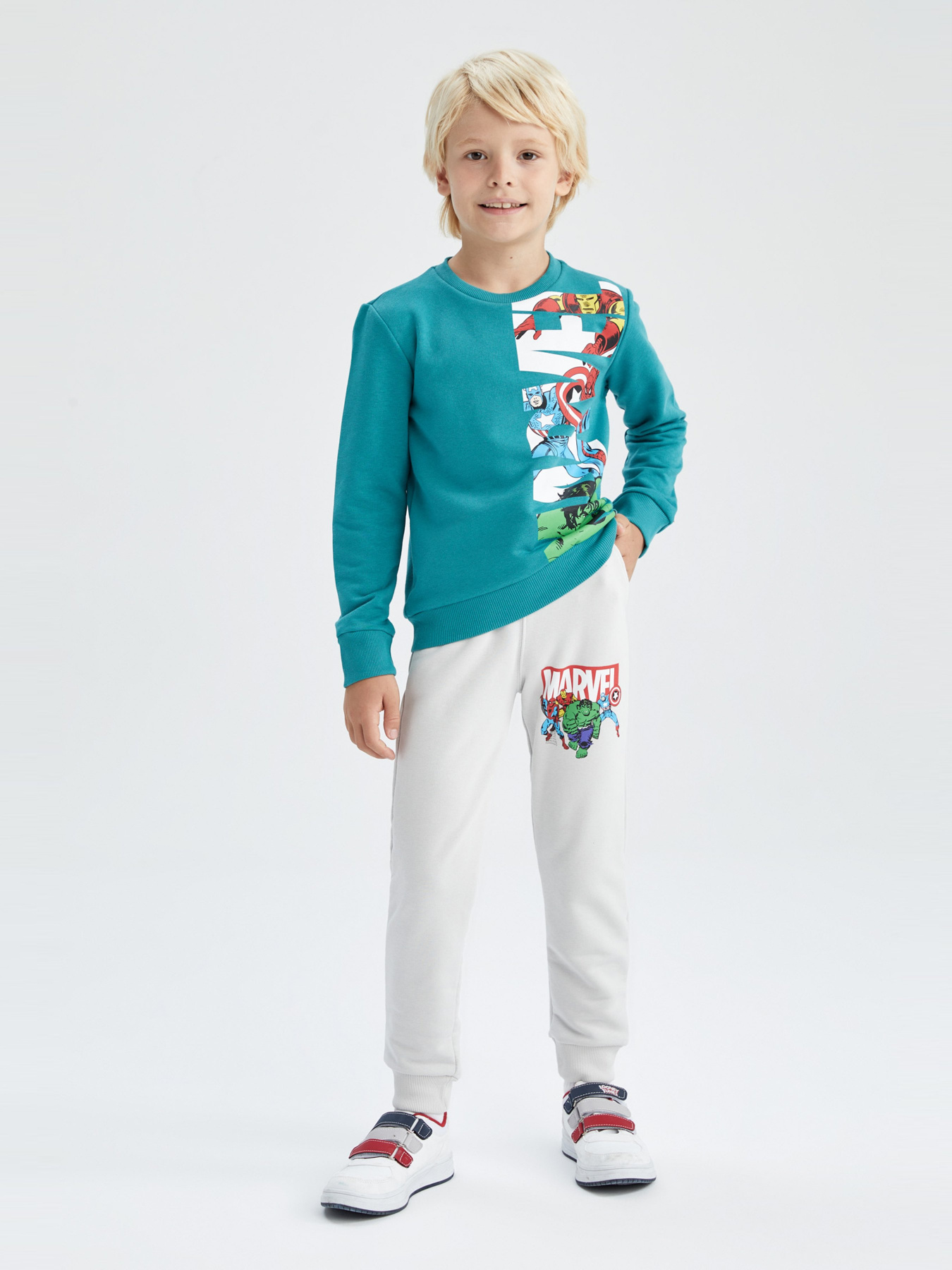 Спортивный костюм DeFacto модель Y1228A6-TR388 Фото