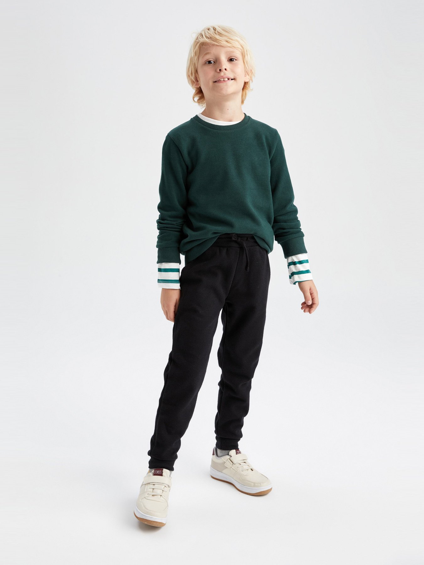 Джогери DeFacto модель R8610A6-BK81 Фото