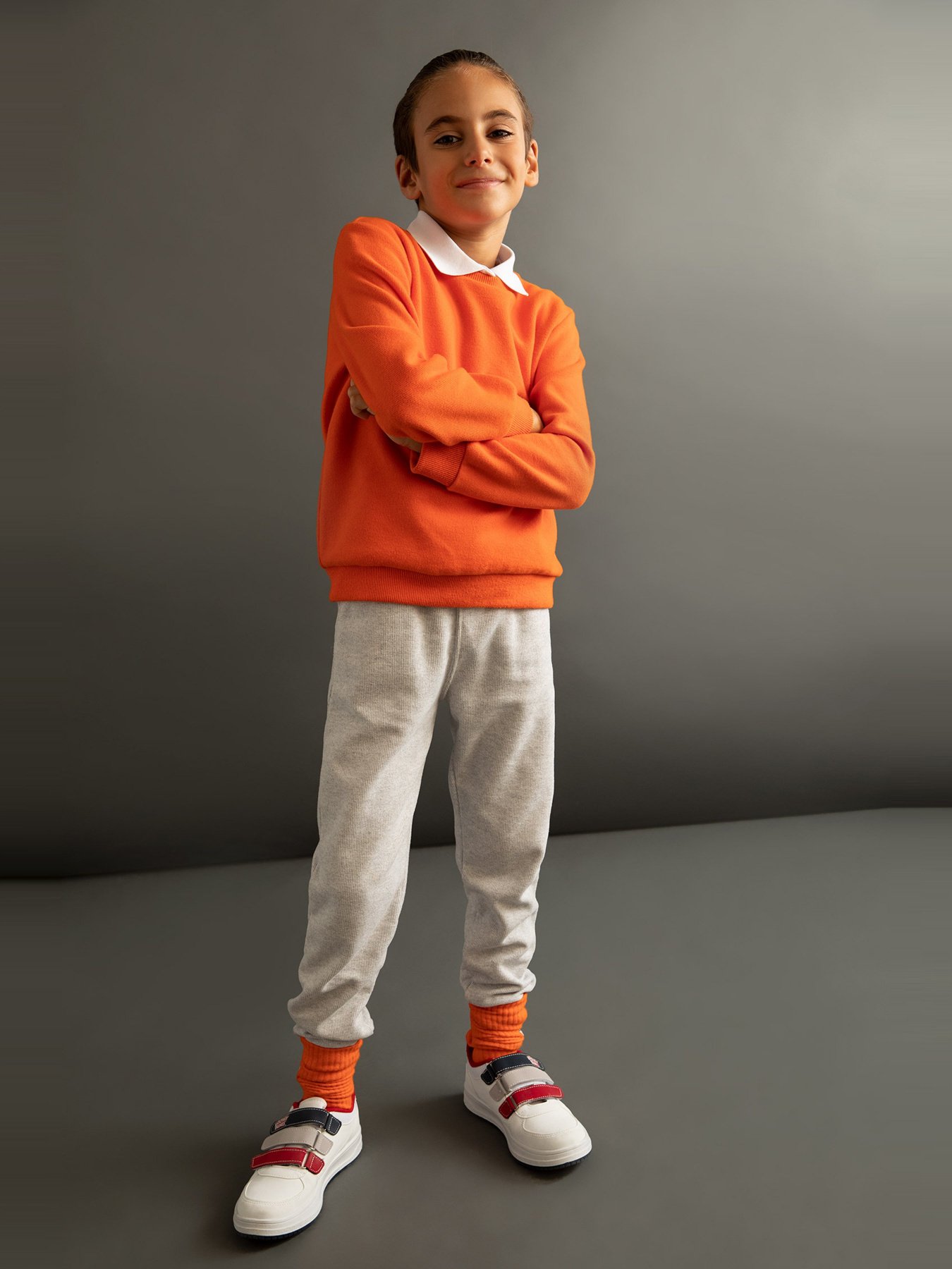 Свитшот DeFacto модель L0311A6-RD269 Фото