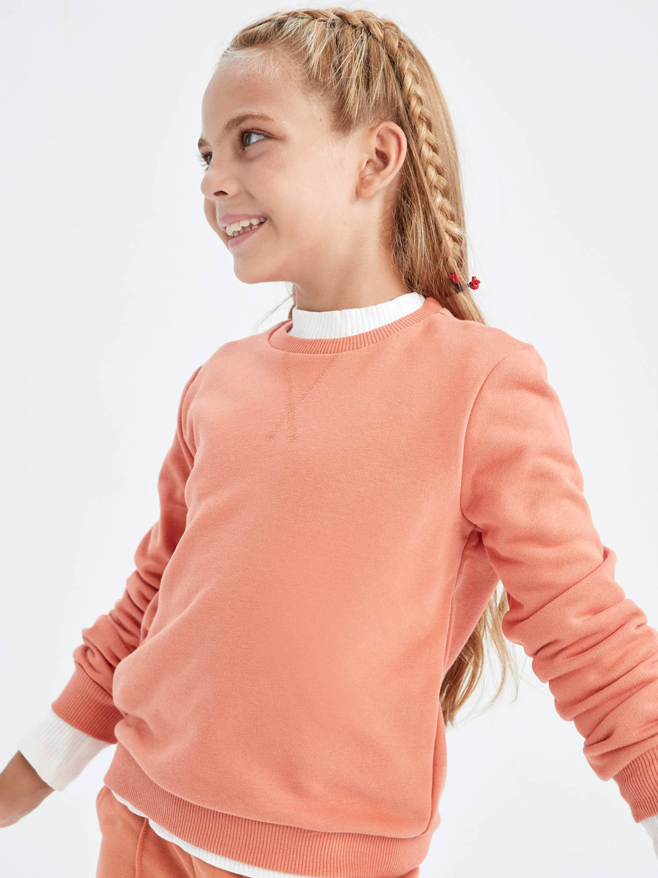 Свитшот DeFacto модель U6470A6-OG203 Фото