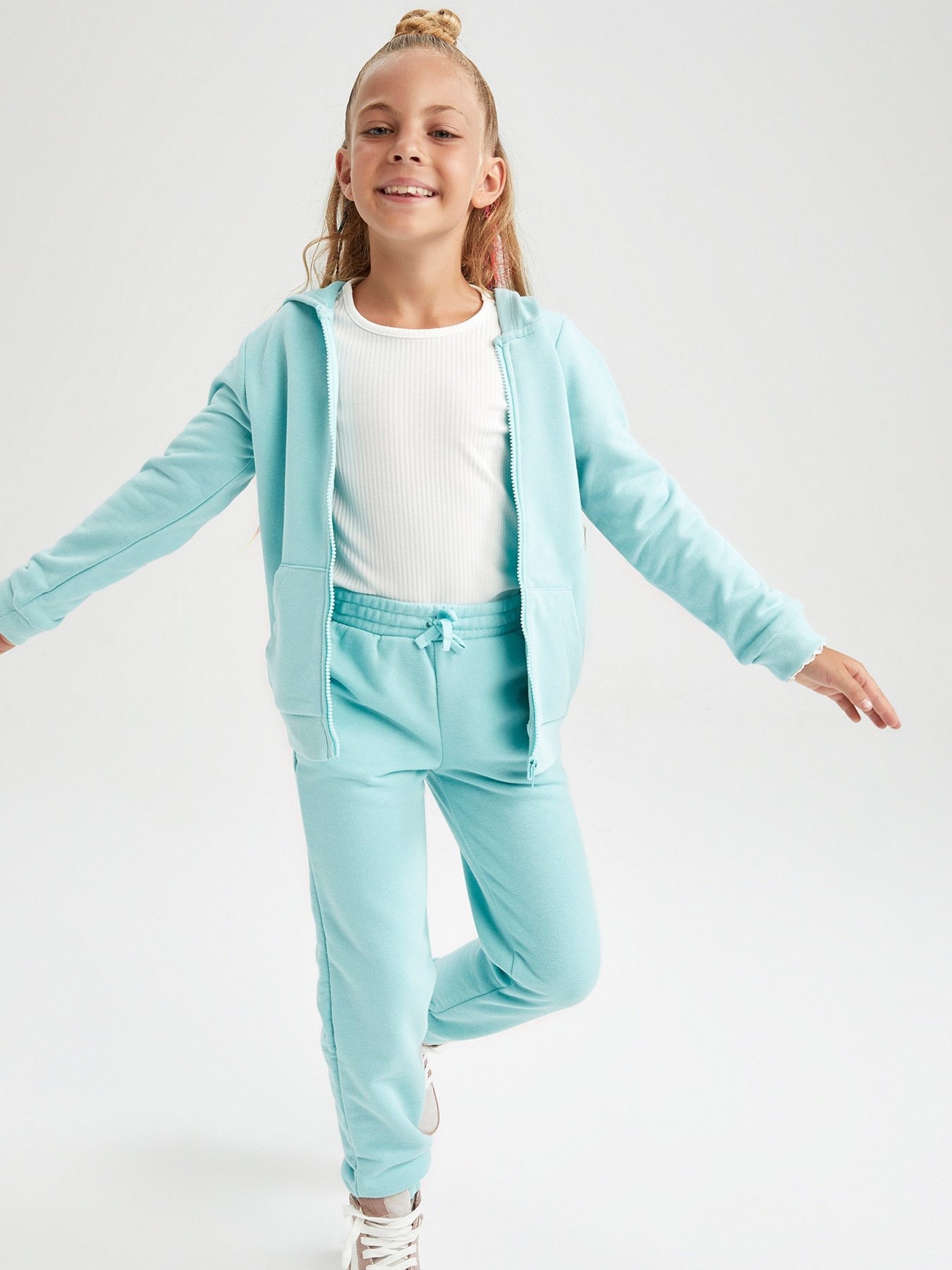 Спортивная кофта DeFacto модель Y0942A6-TR229 Фото